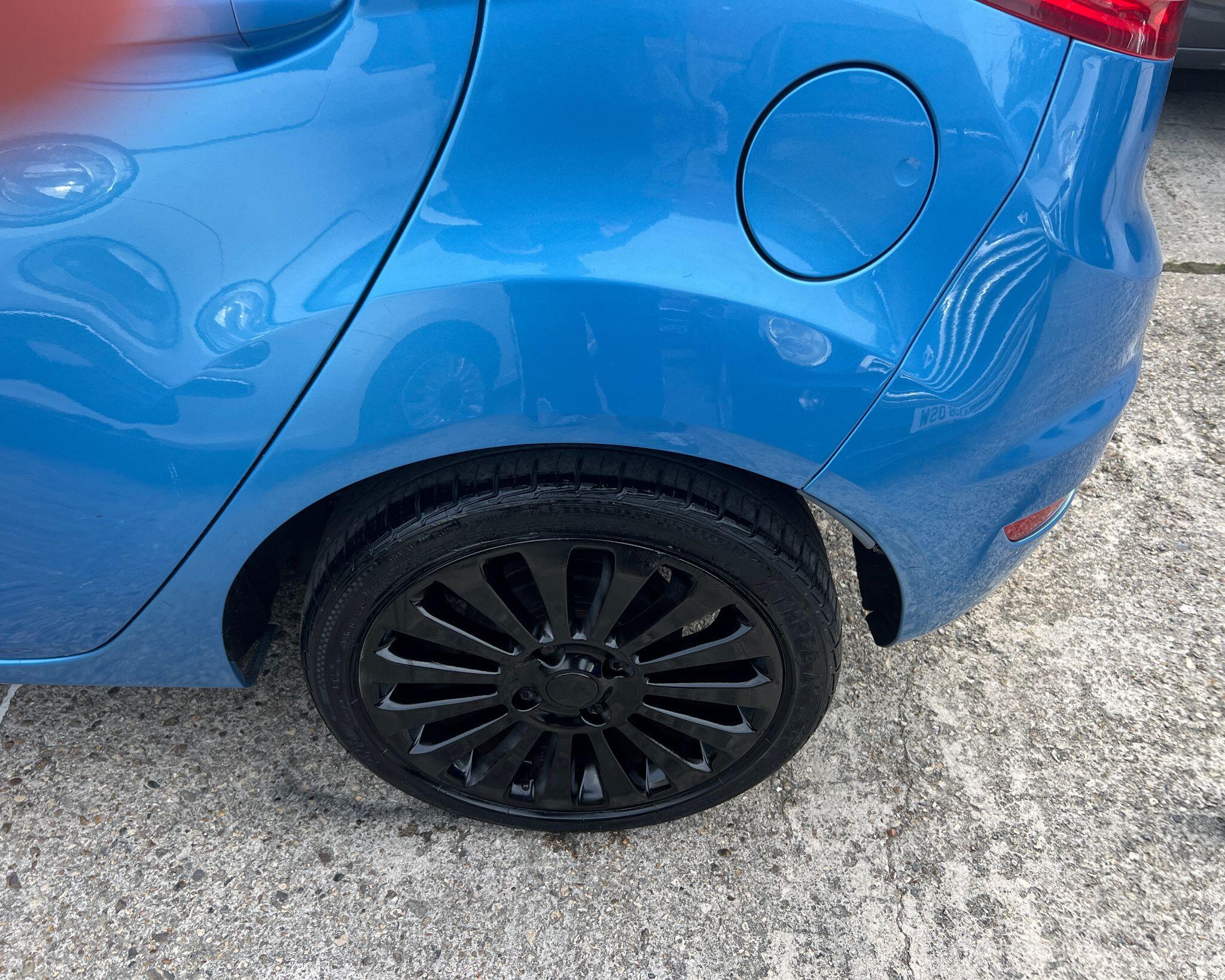 Ford Fiesta view 4