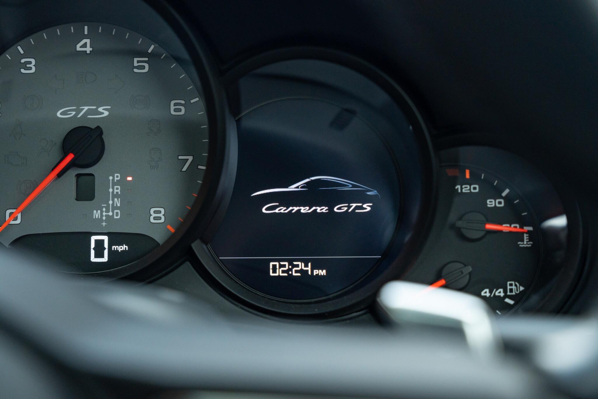 Porsche 911 view 21