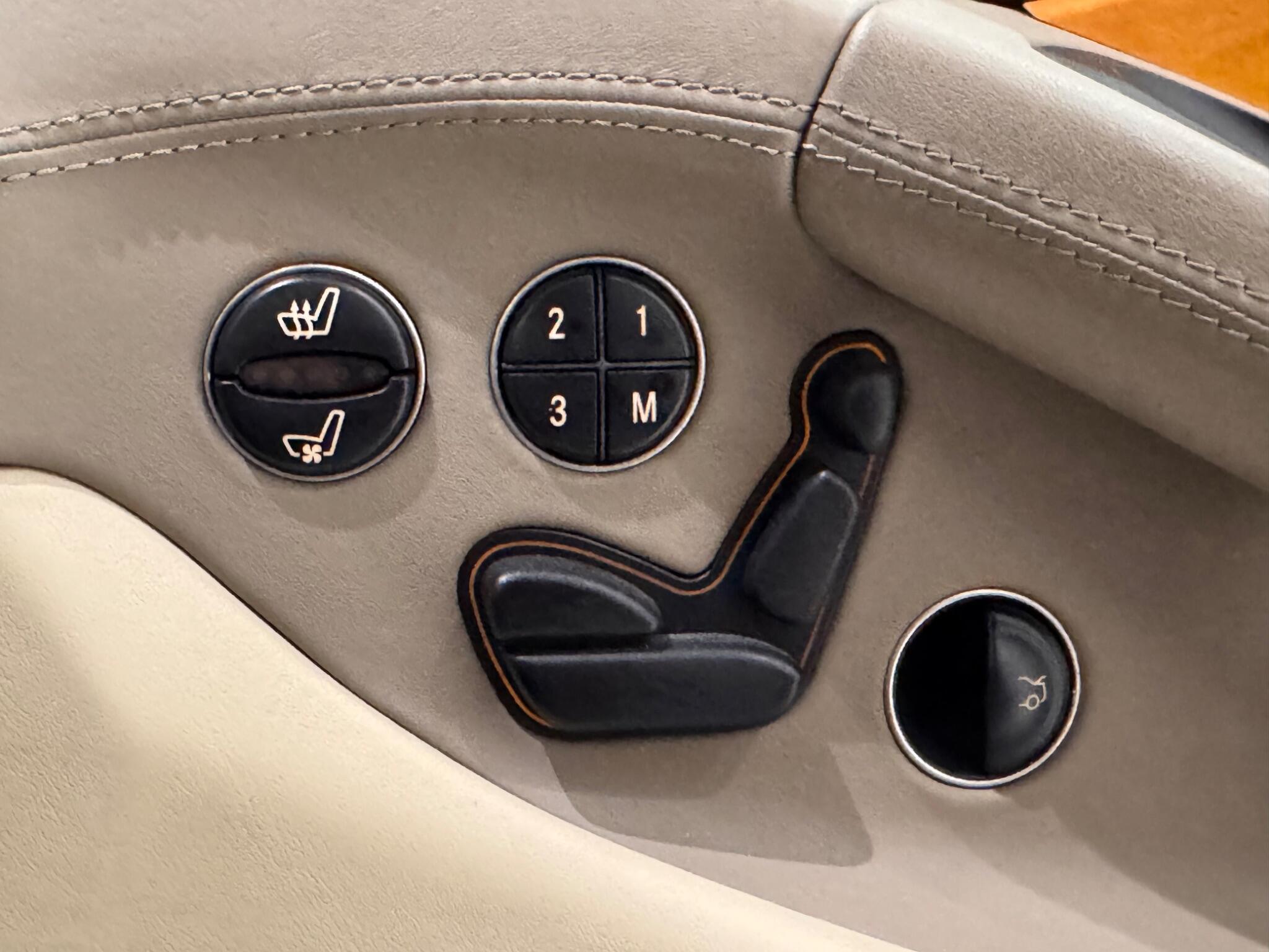 Mercedes-Benz SL view 16