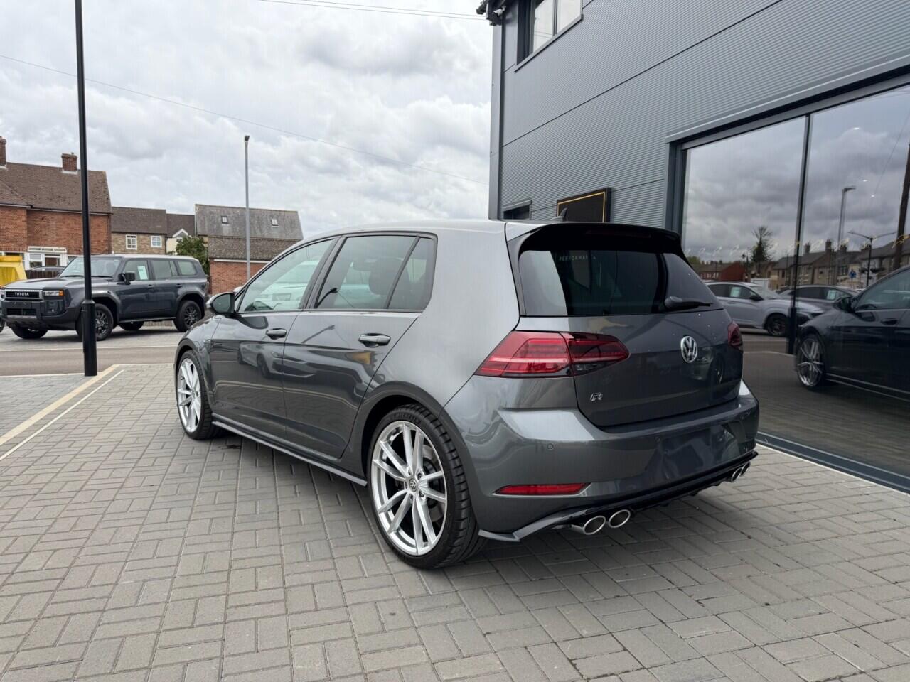 Volkswagen Golf view 3