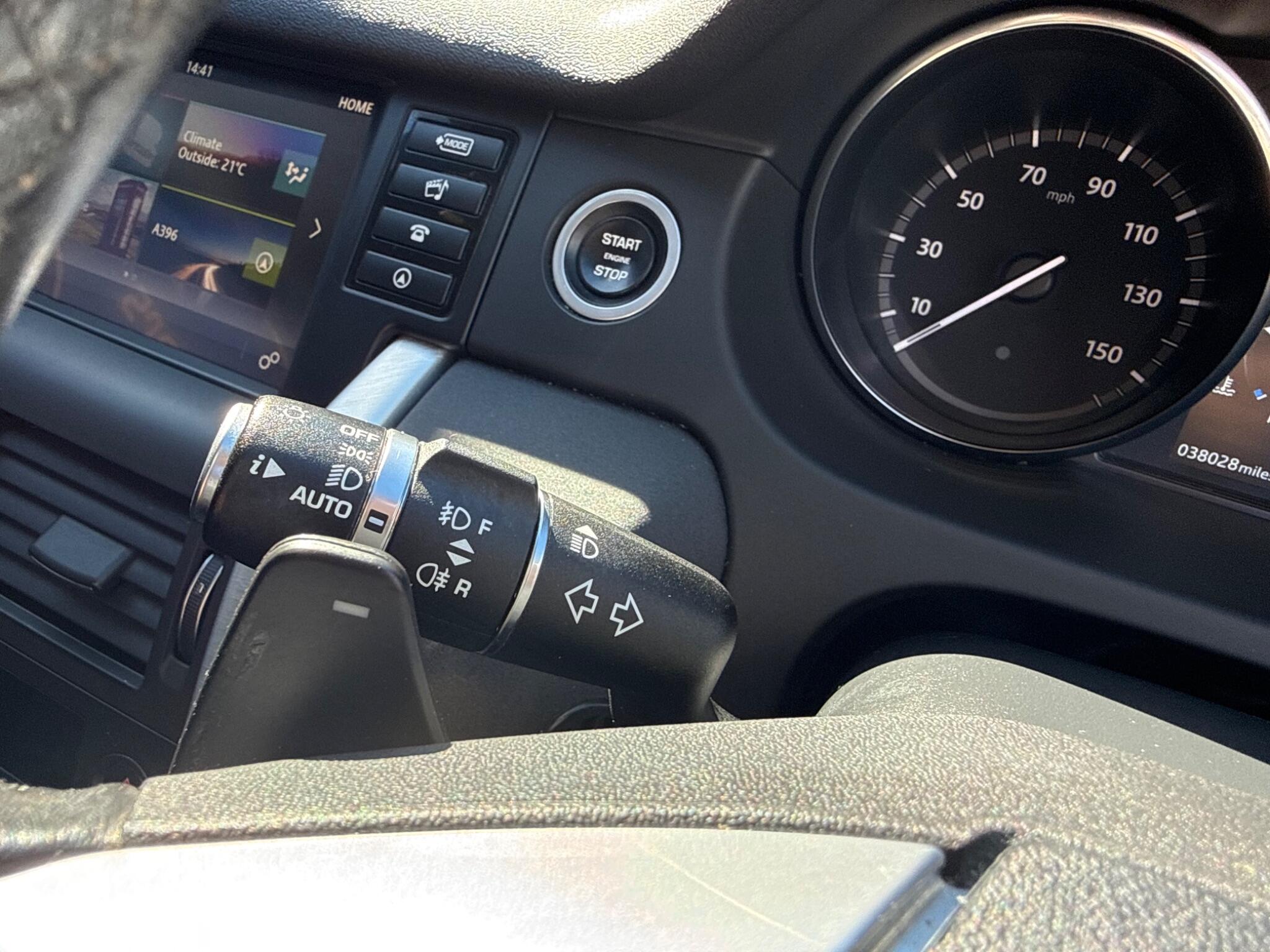 Land Rover Discovery Sport view 32