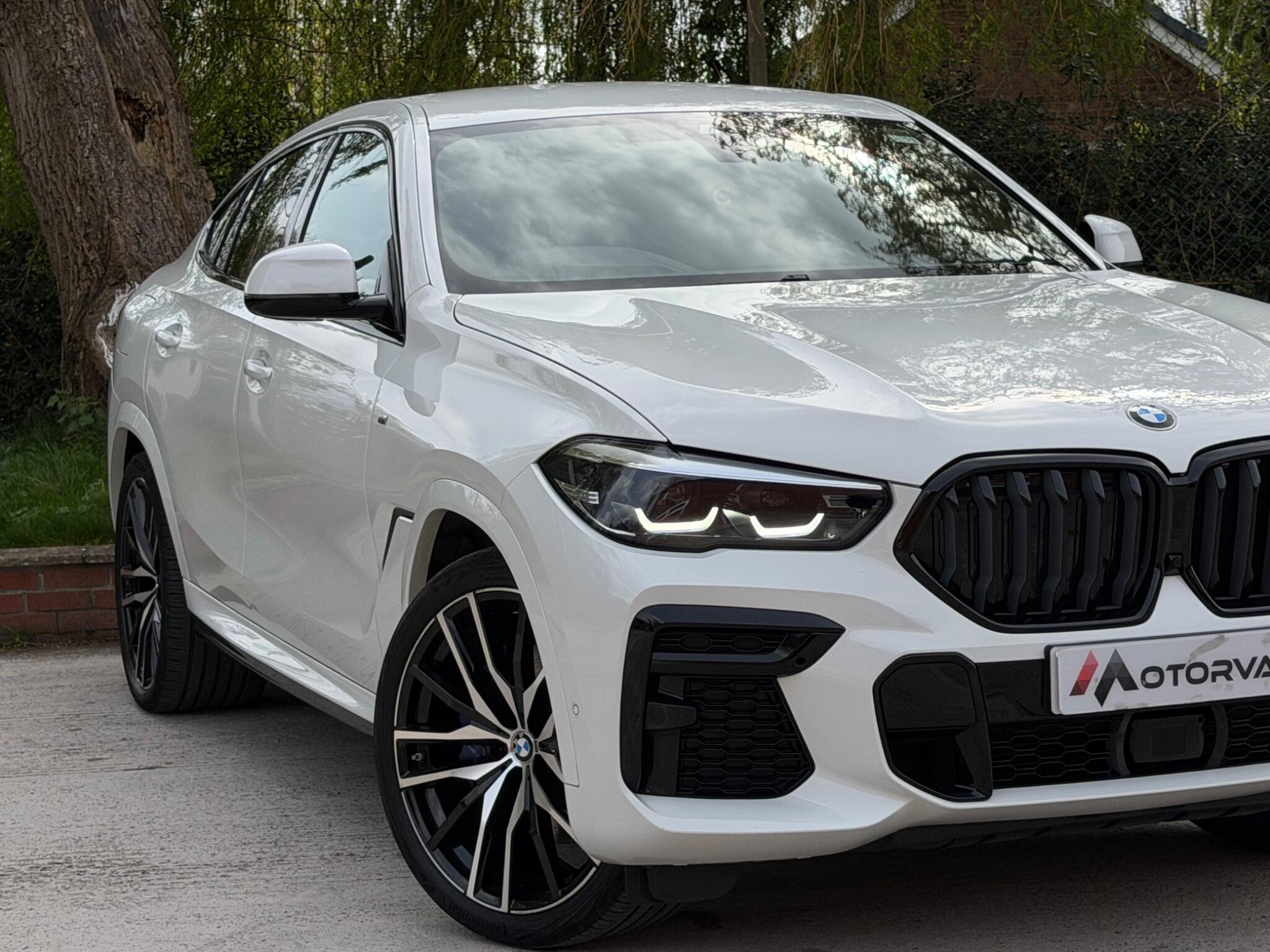 BMW X6 view 5