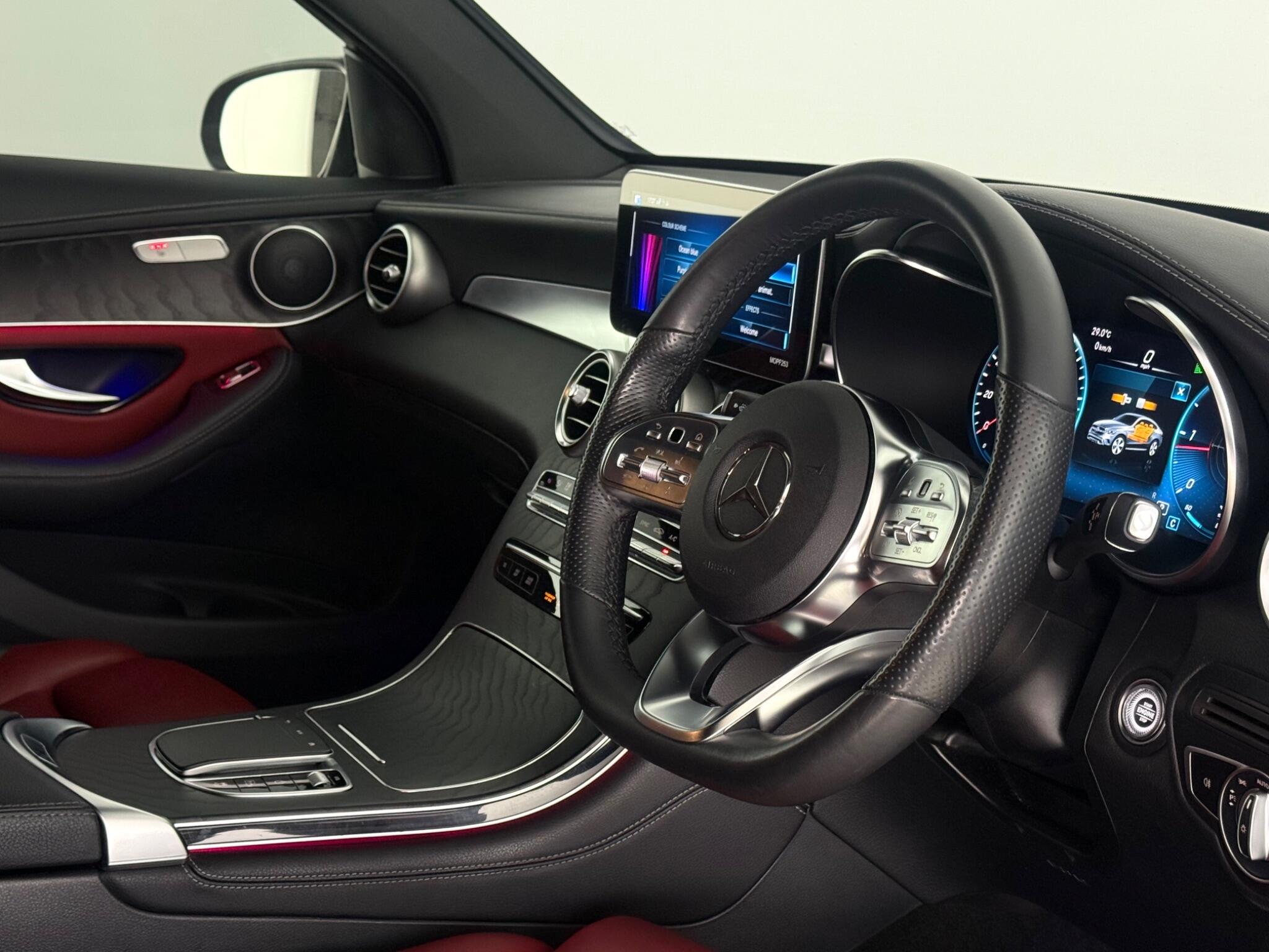 Mercedes-Benz GLC view 3