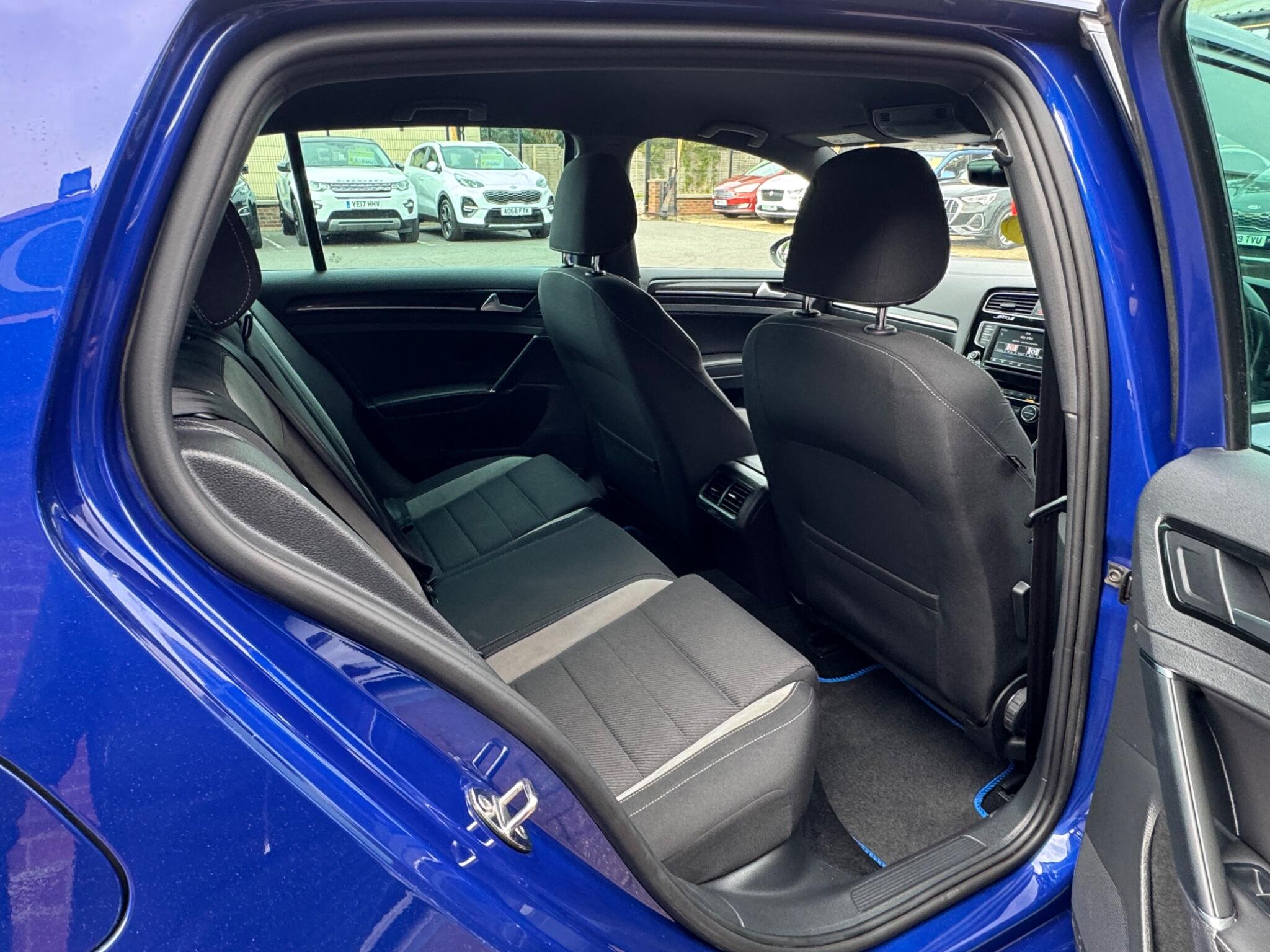 Volkswagen Golf view 11