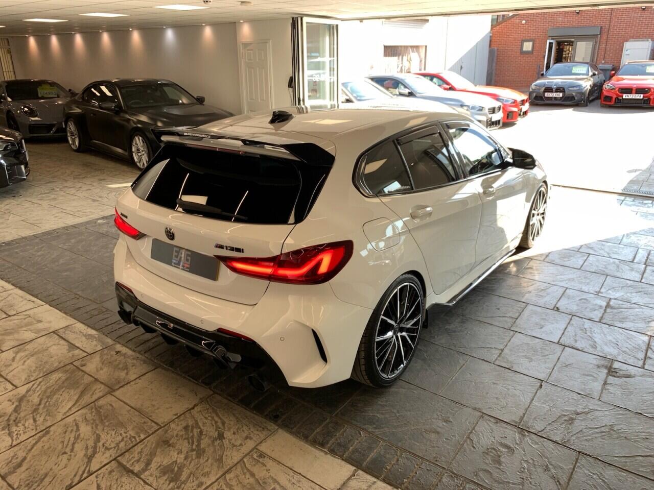 BMW 1 Series view 16