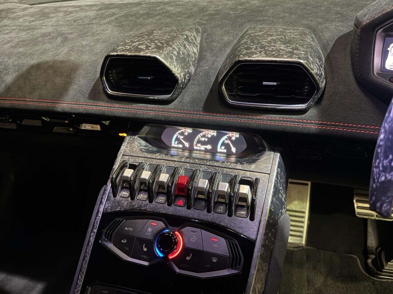 Lamborghini Performante Spyder view 13