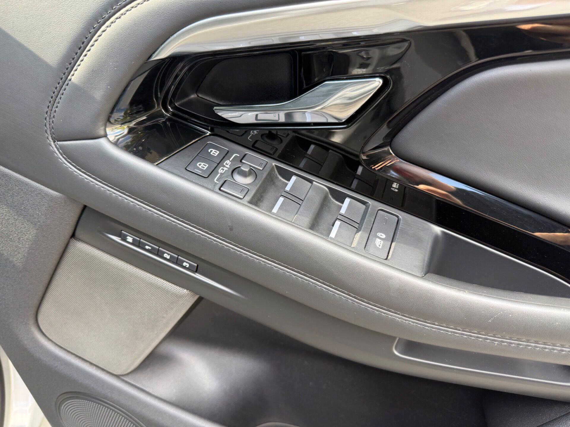 Land Rover Range Rover Evoque view 28