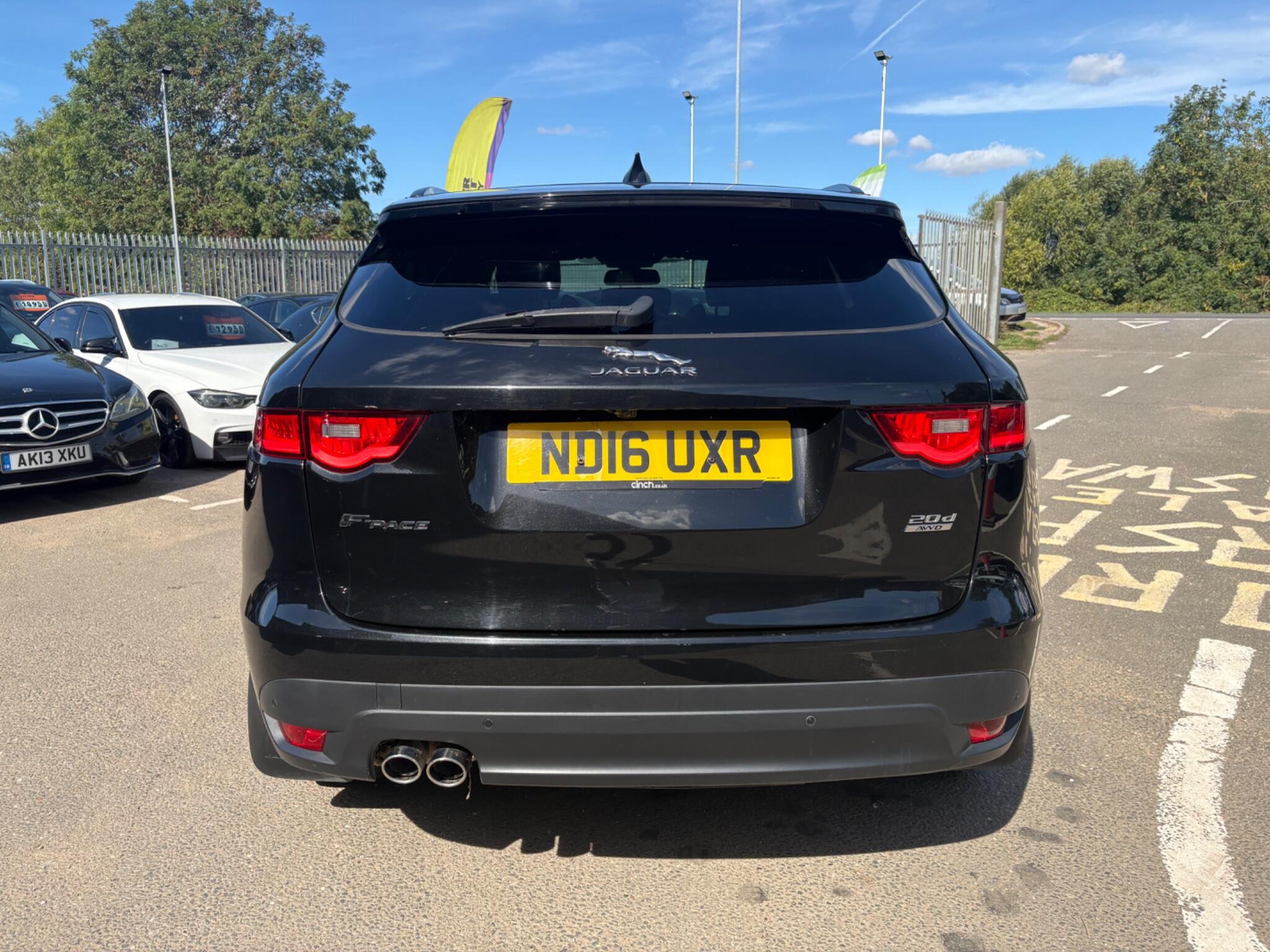 Jaguar F-Pace view 6