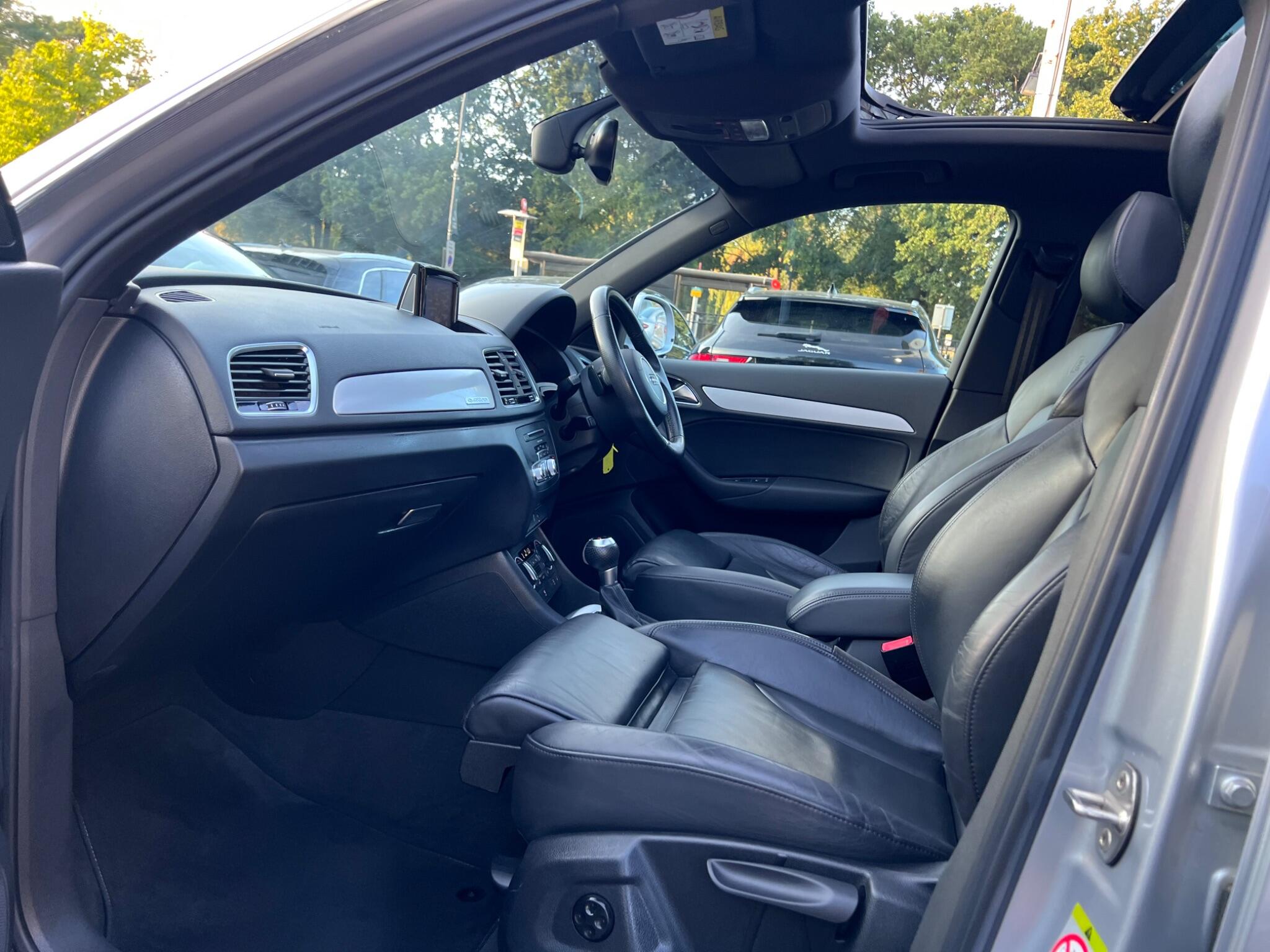 Audi Q3 view 36
