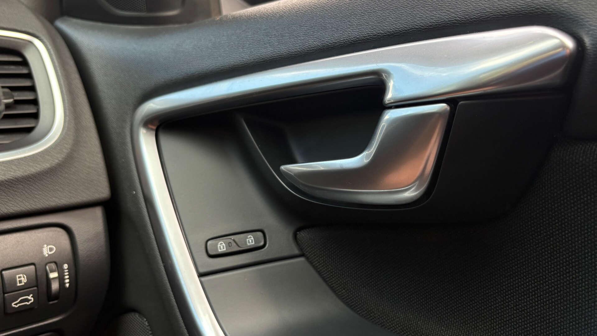 Volvo V60 view 23