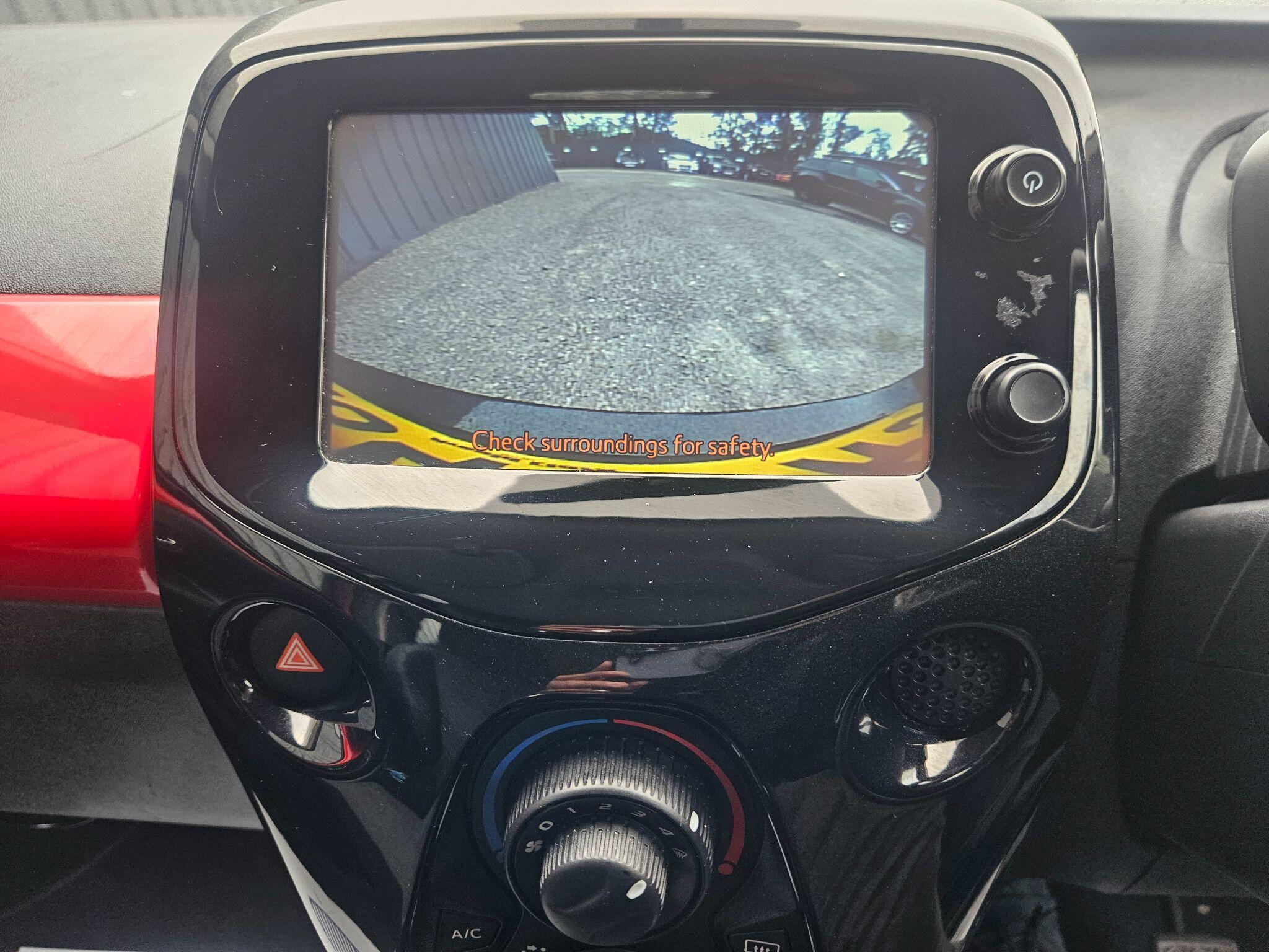 2015 Toyota AYGO image 26