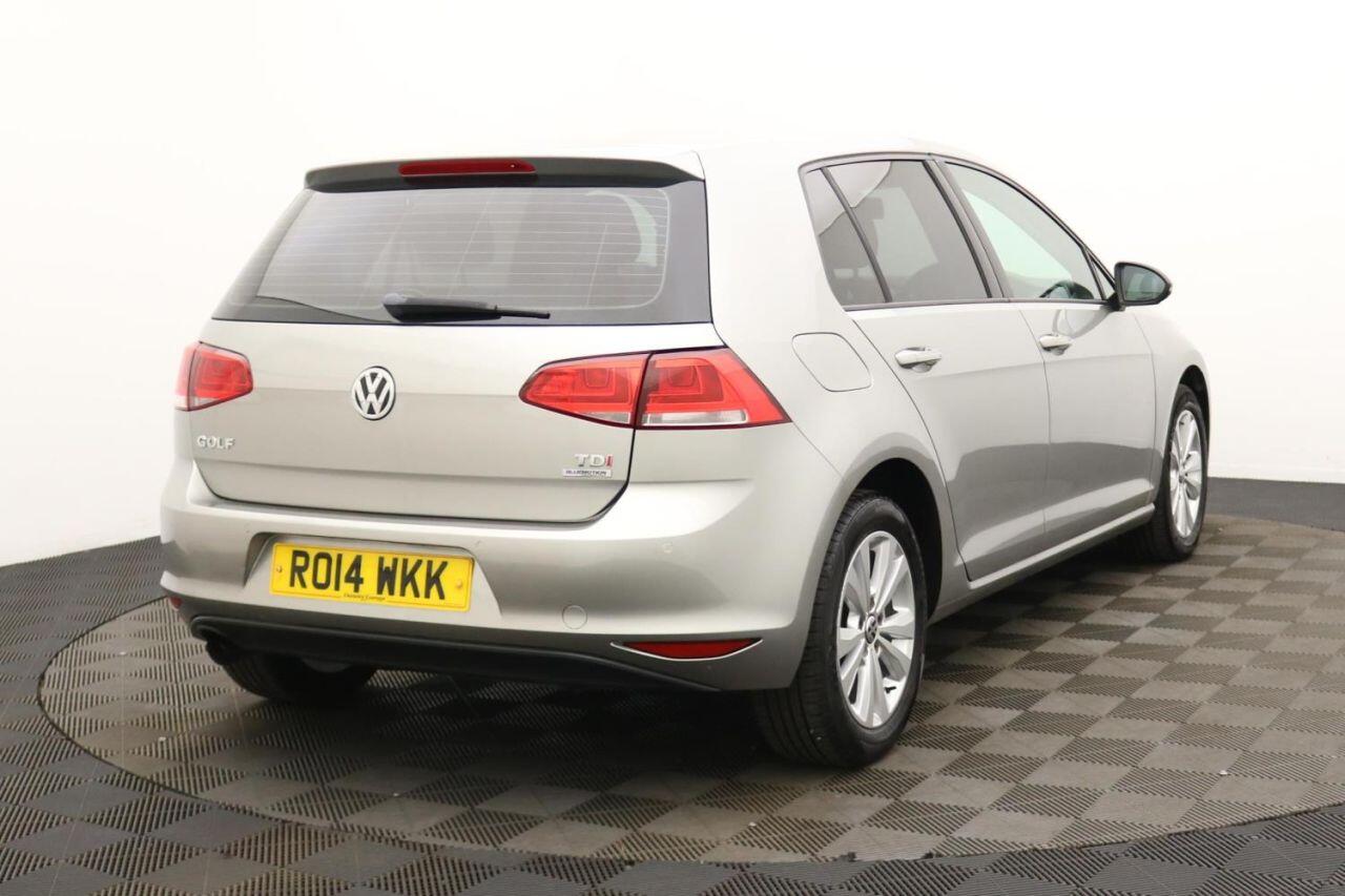 Volkswagen Golf view 5