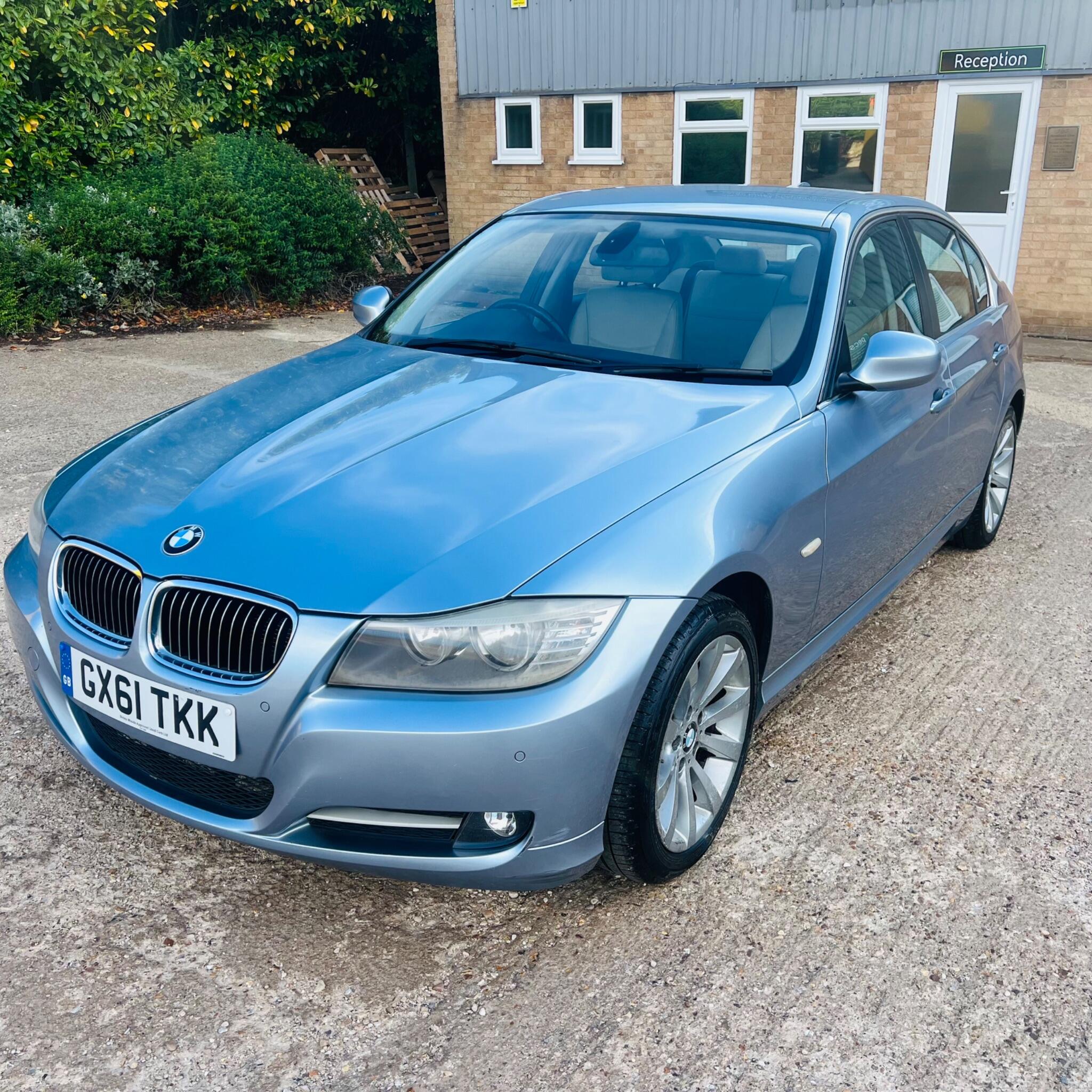 BMW 3 Series view 4