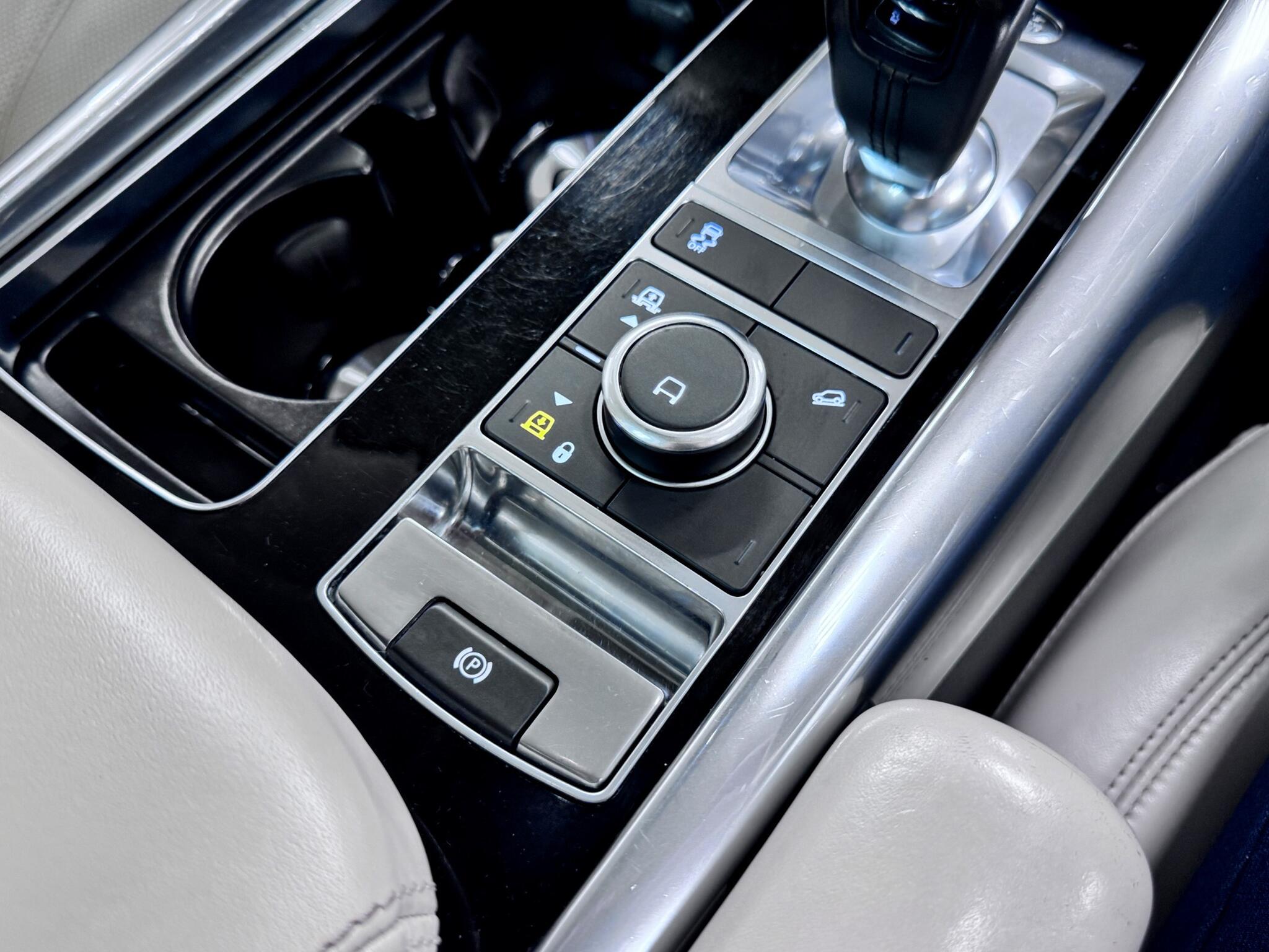 Land Rover Range Rover Sport view 31