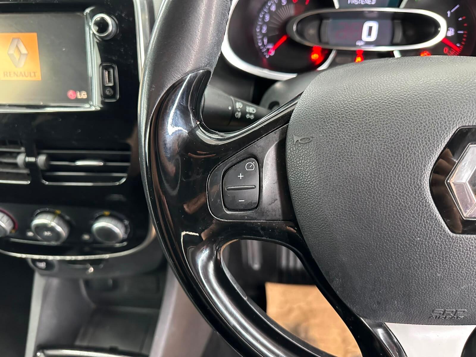 Renault Clio view 35