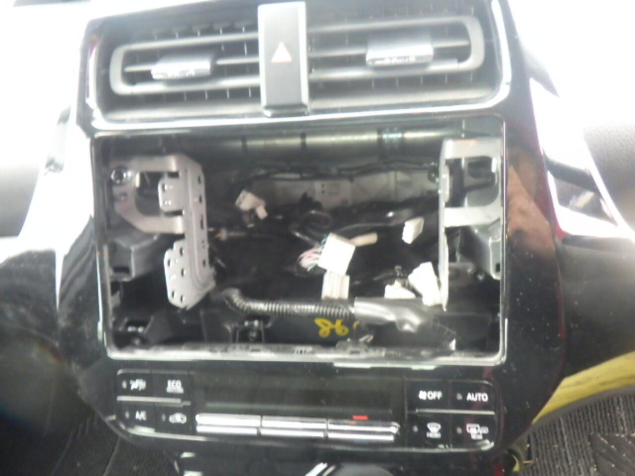 Toyota Prius view 16