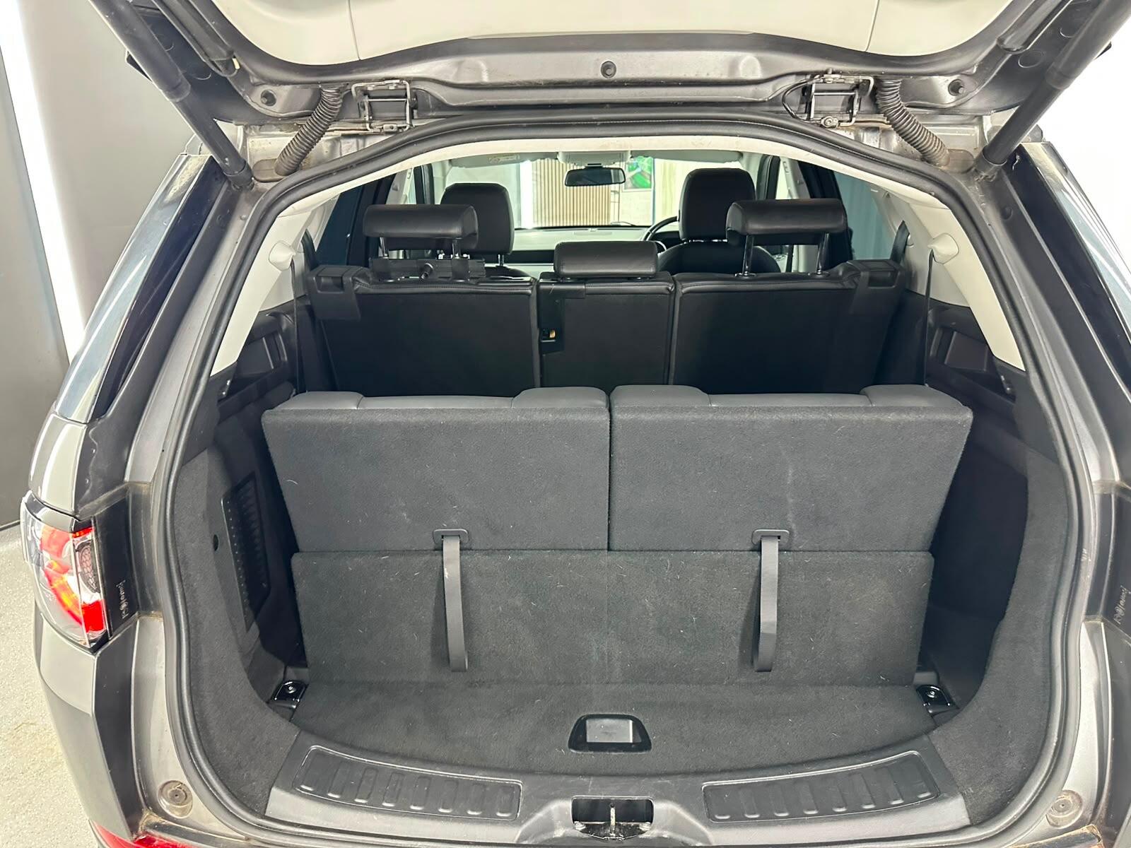 Land Rover Discovery Sport view 23