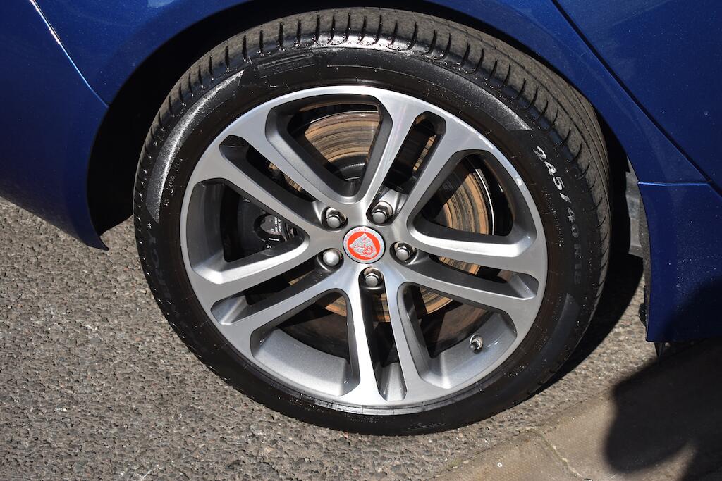 Jaguar Xe view 68