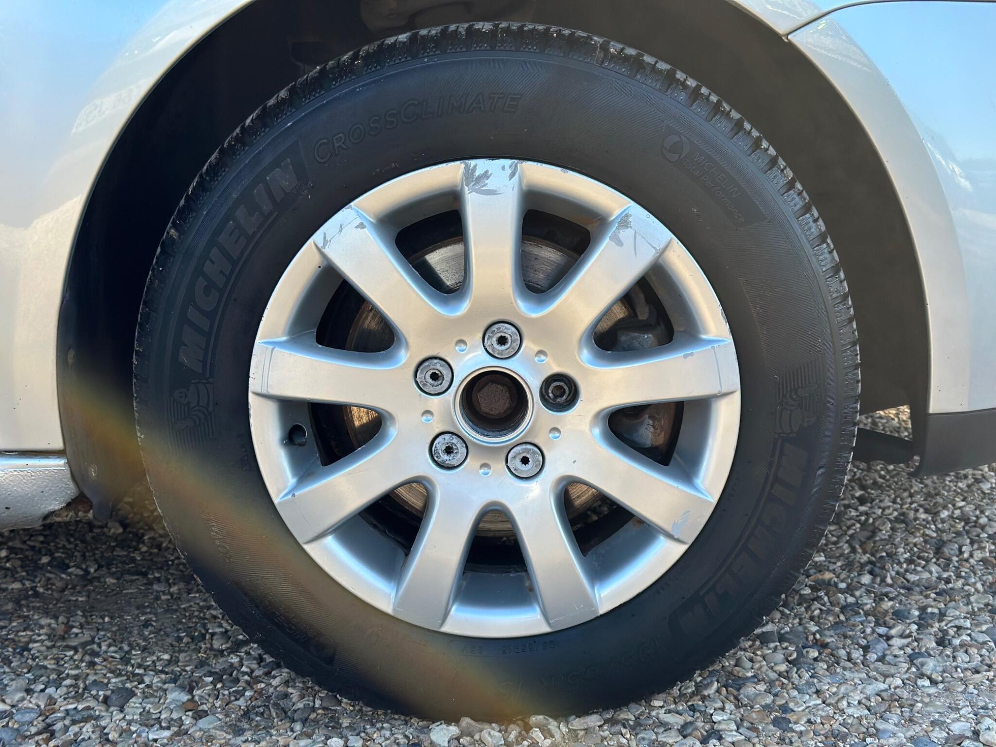 Volkswagen Golf view 47