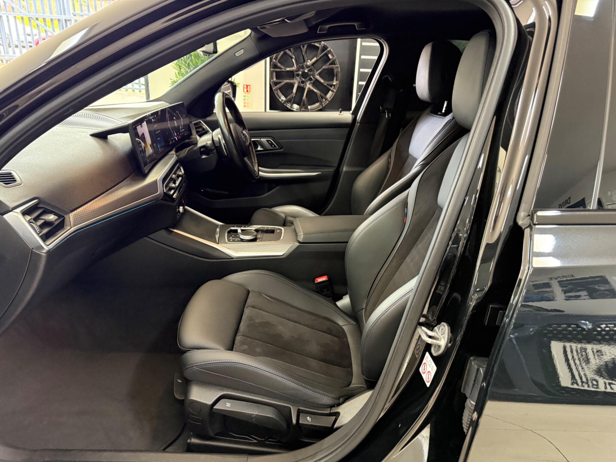 BMW 3 Series view 35