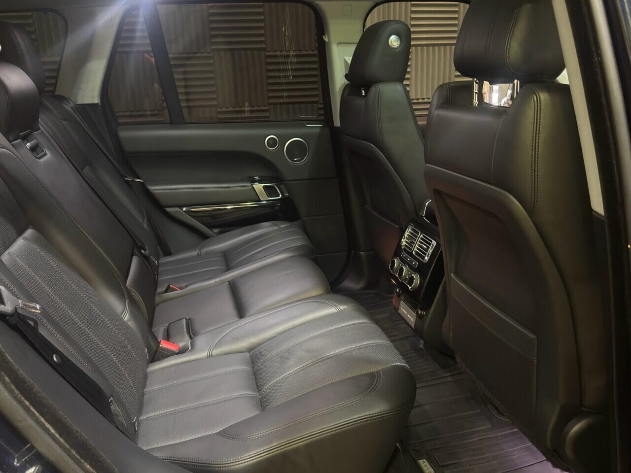 Land Rover Range Rover view 16