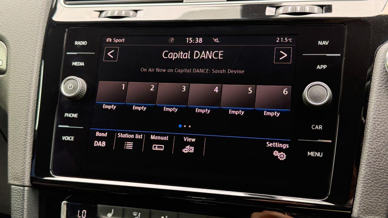 Volkswagen Golf view 19