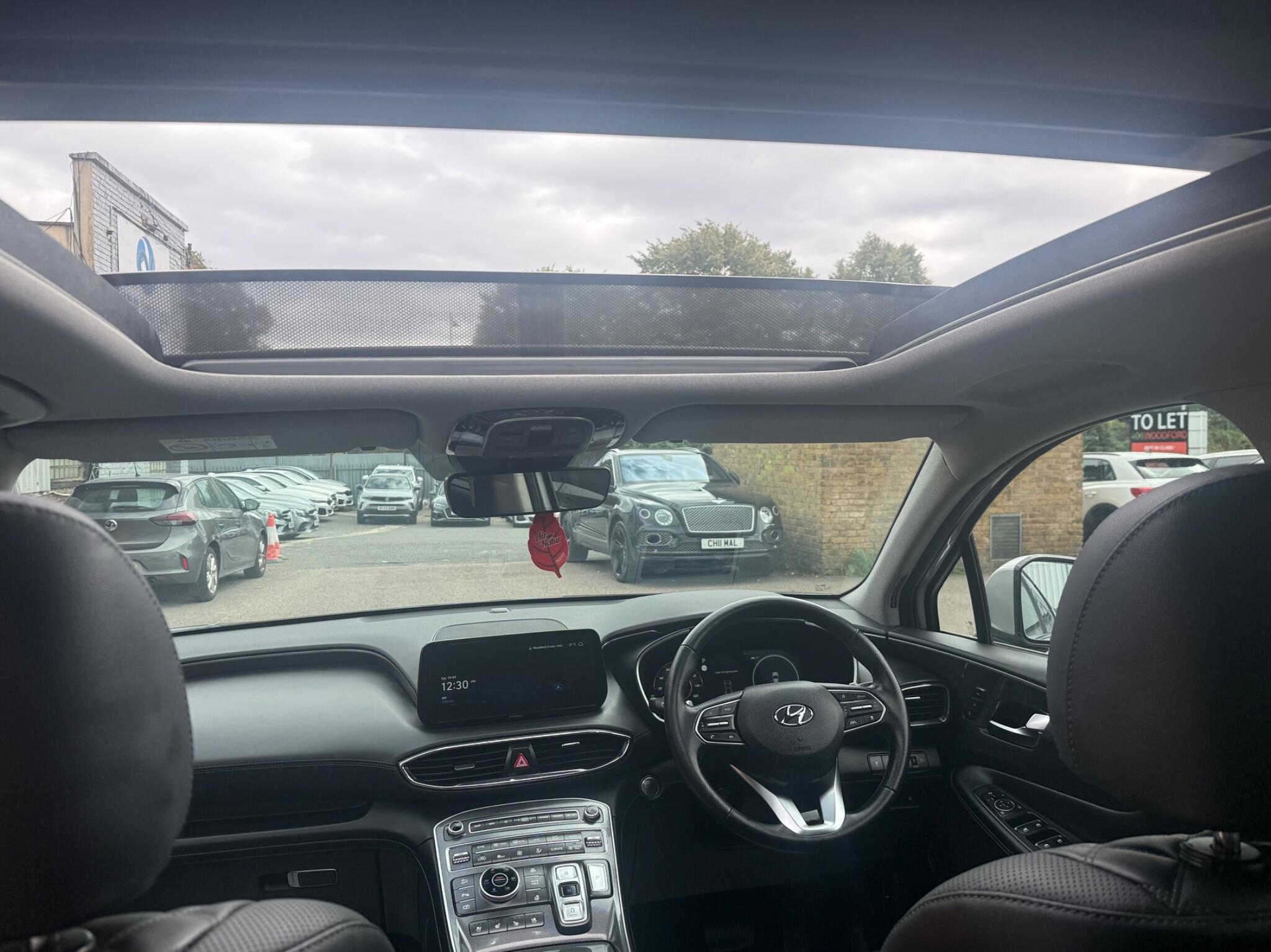 Hyundai Santa FE view 9