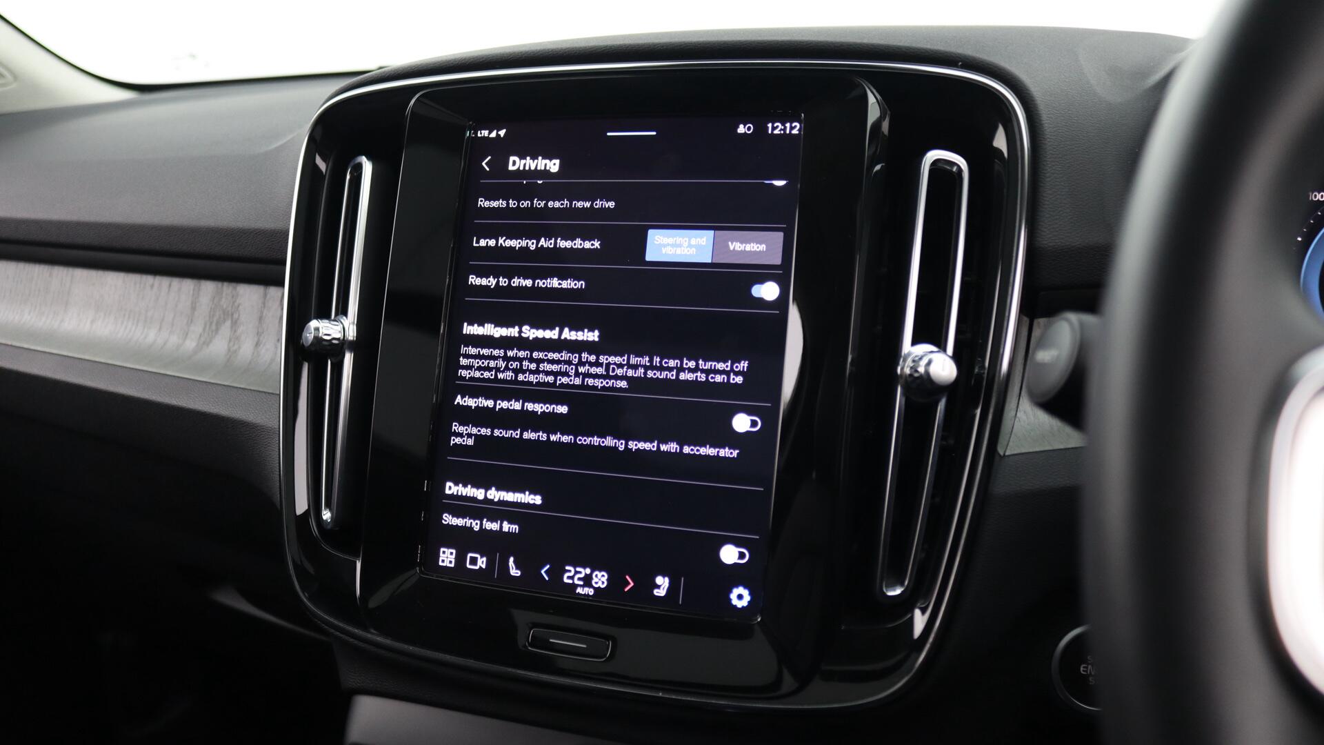 Volvo XC40 view 34