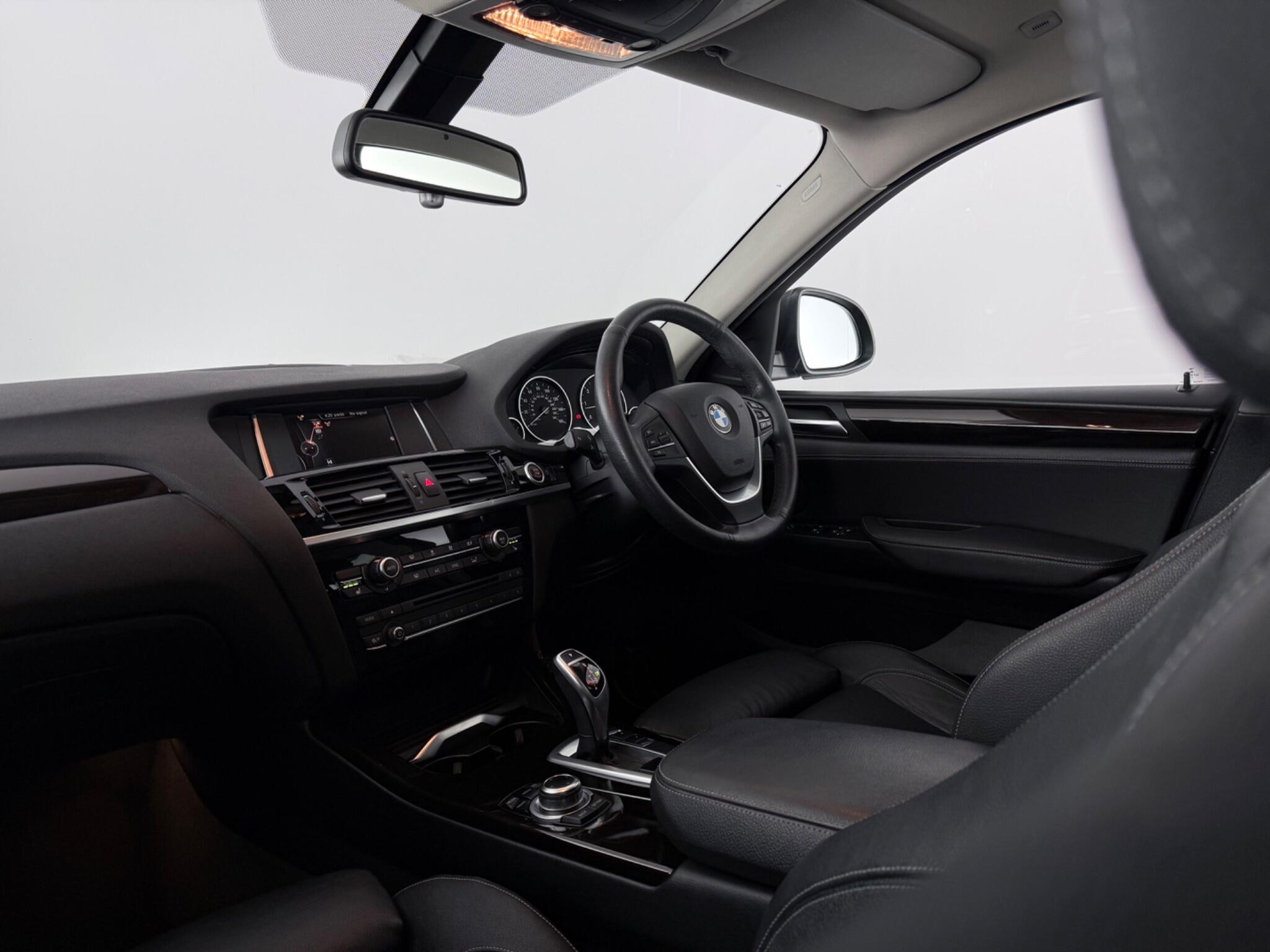 BMW X4 view 4