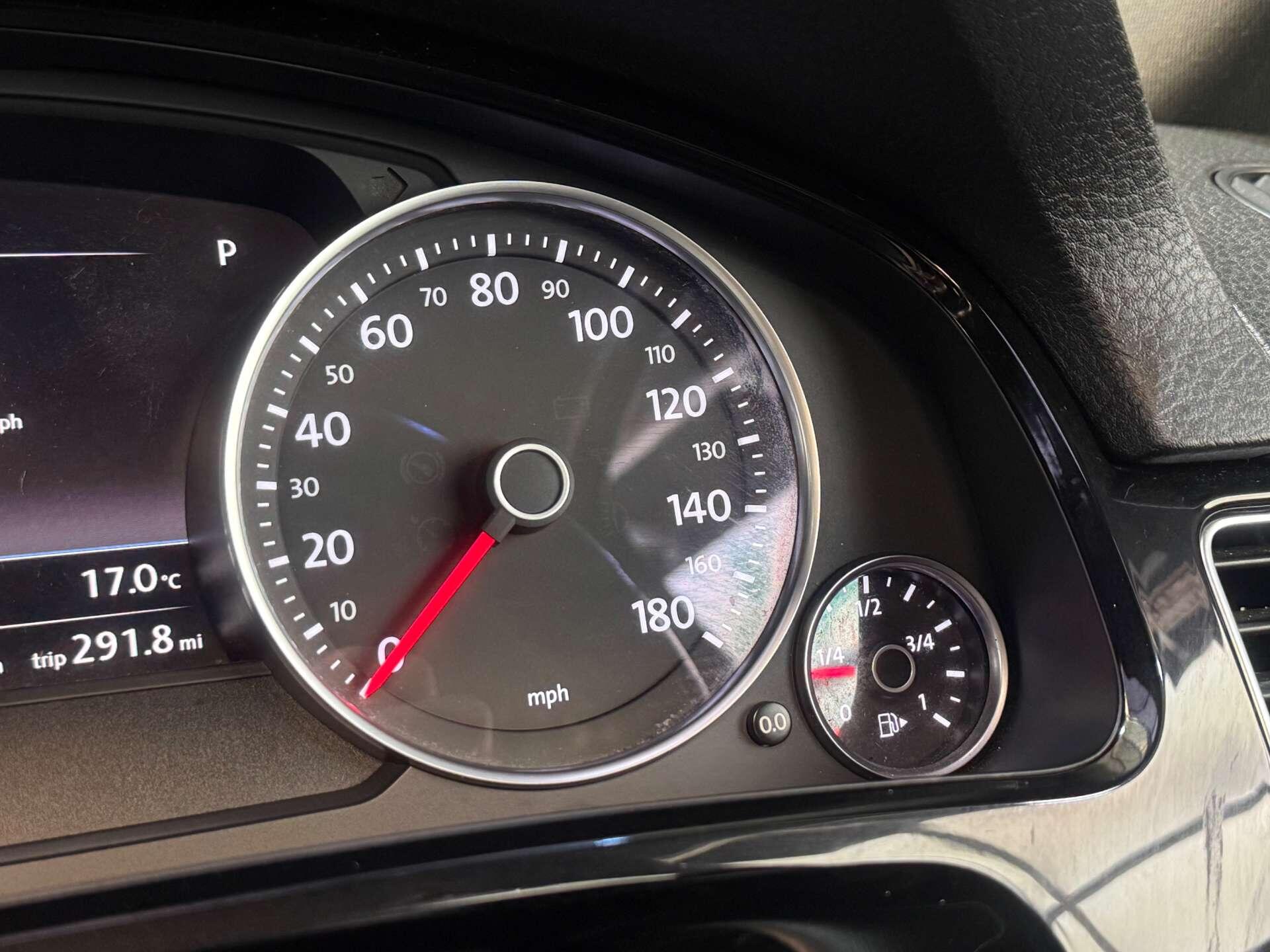 Volkswagen Touareg view 43