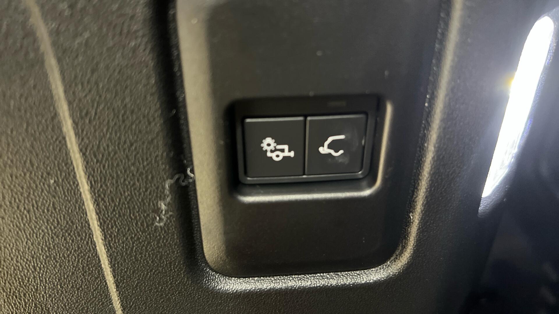 Land Rover Defender view 54