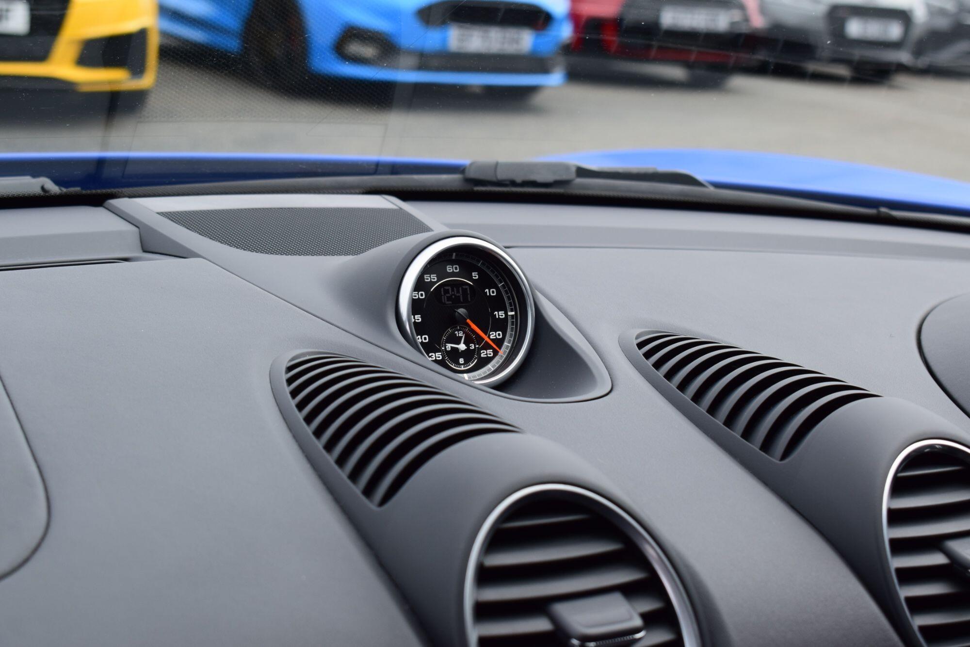 Porsche Cayman view 32
