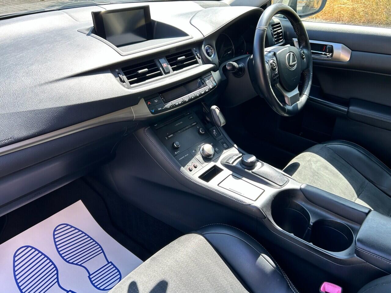 Lexus CT view 20