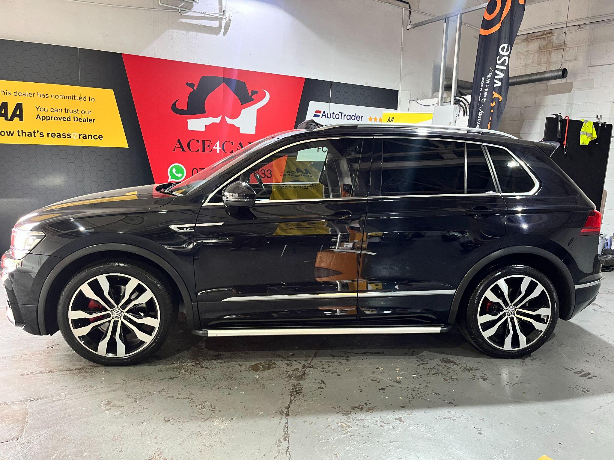 Volkswagen Tiguan view 6