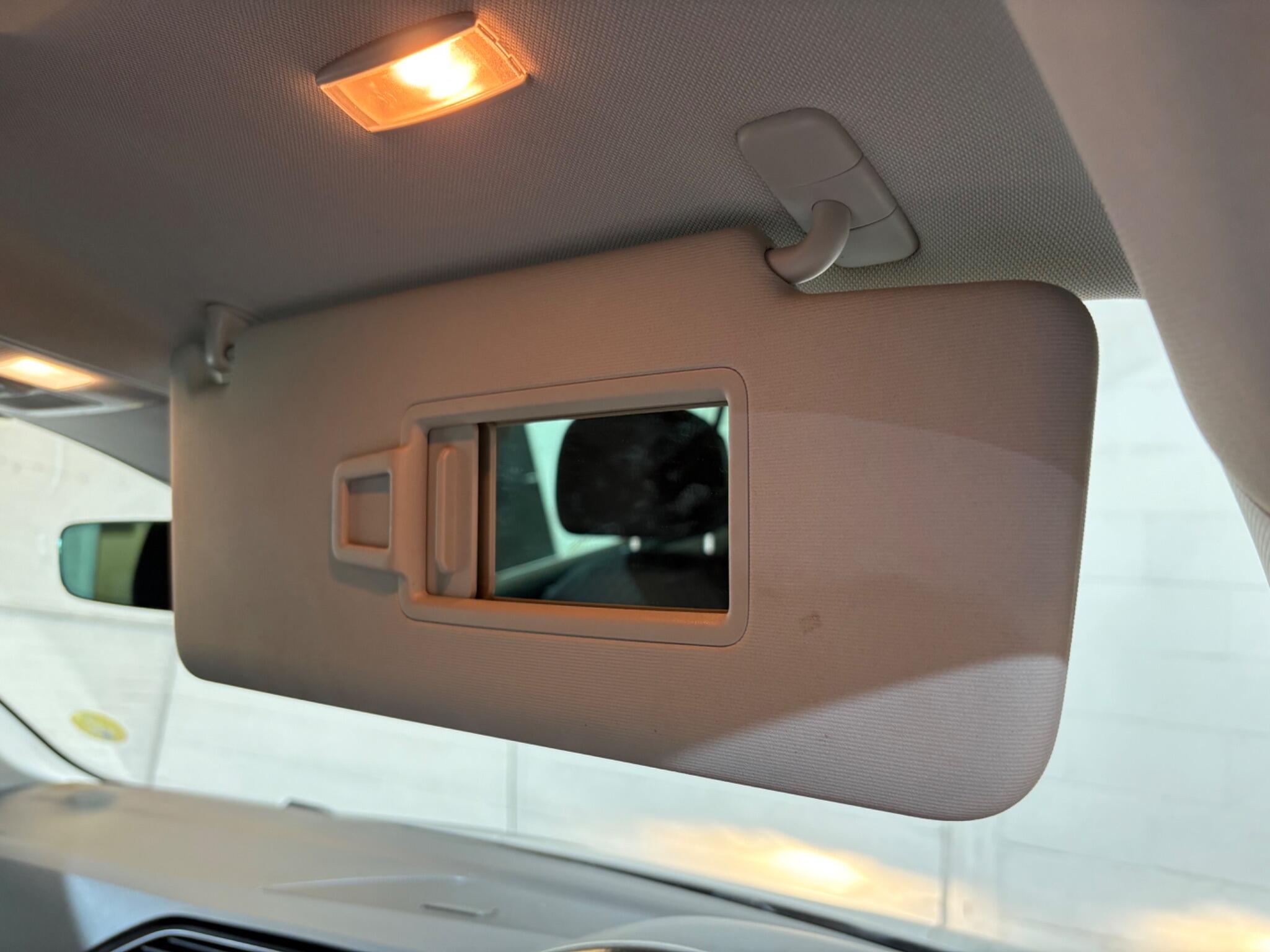 Volkswagen Tiguan view 13