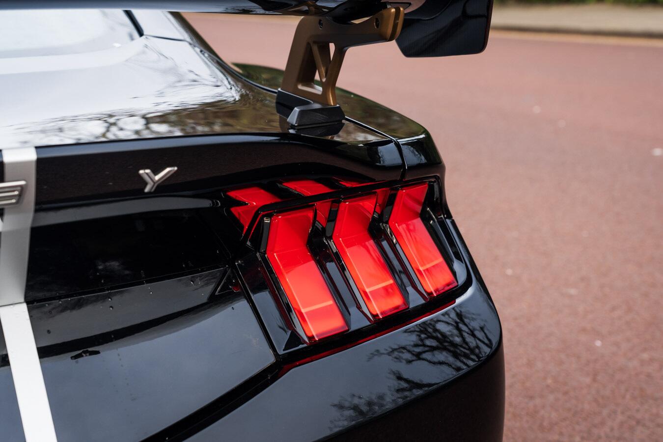 Ford Mustang view 16