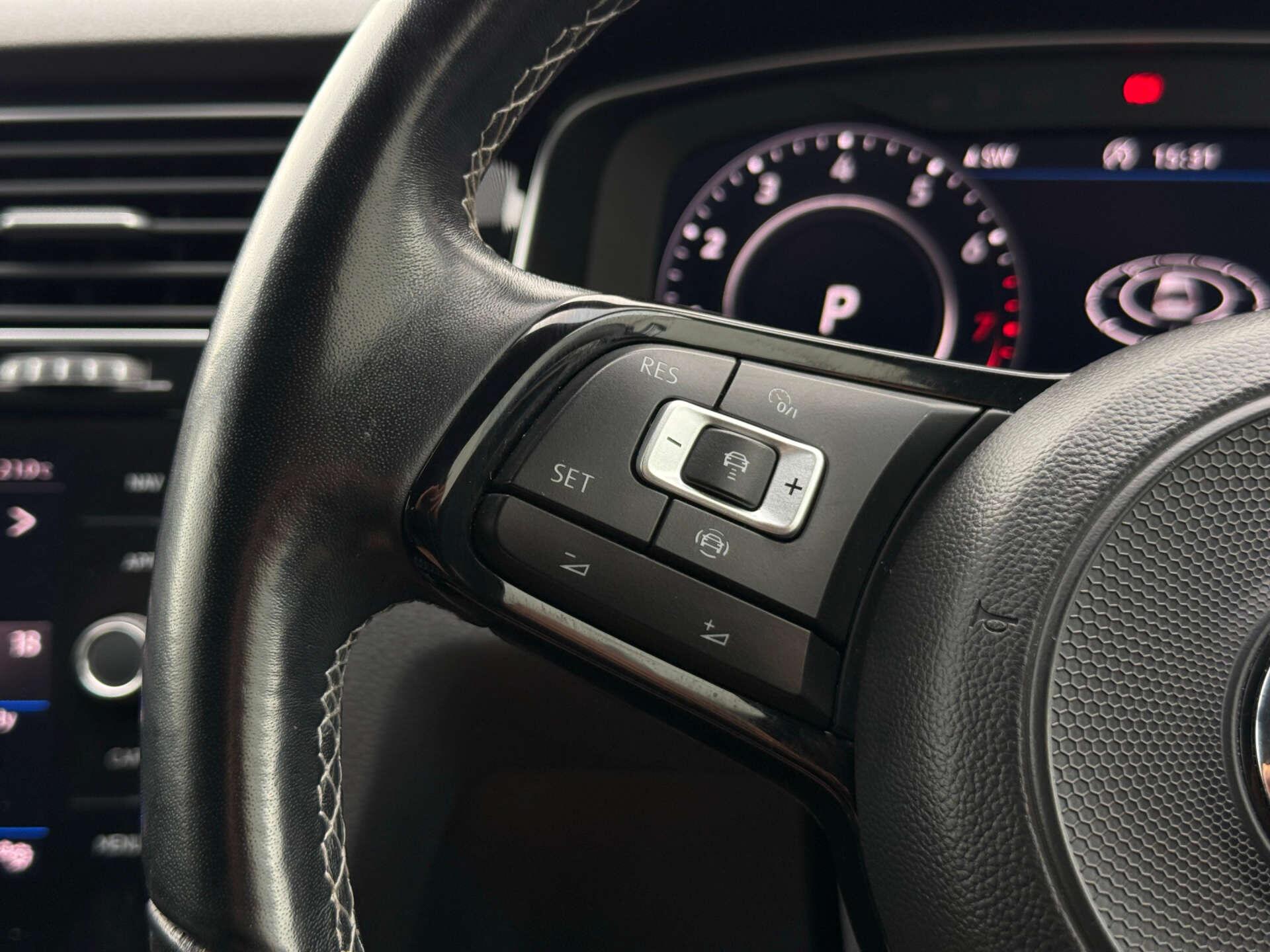 Volkswagen Golf view 51