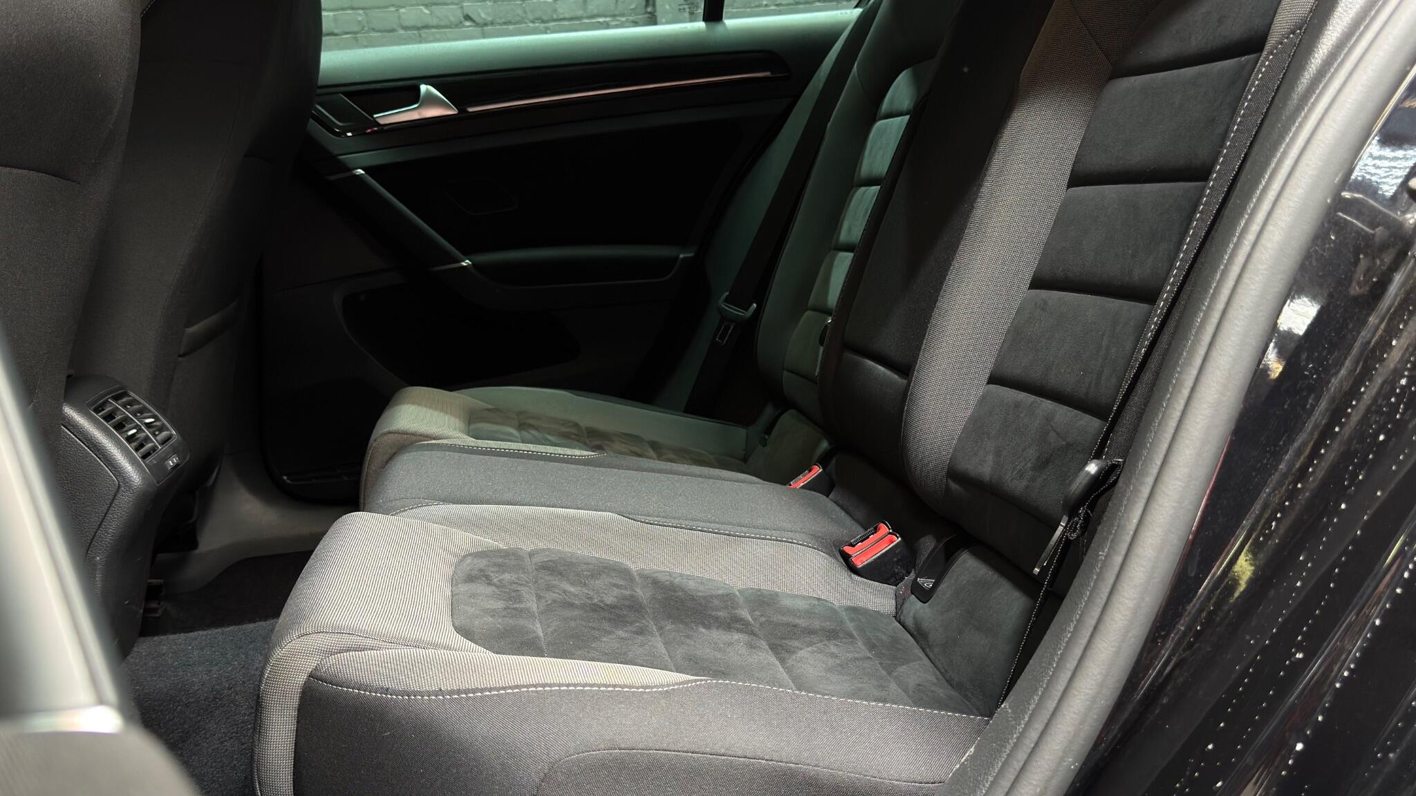 Volkswagen Golf view 37