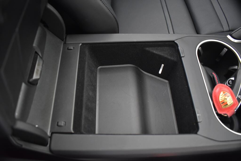 Porsche Cayenne view 100