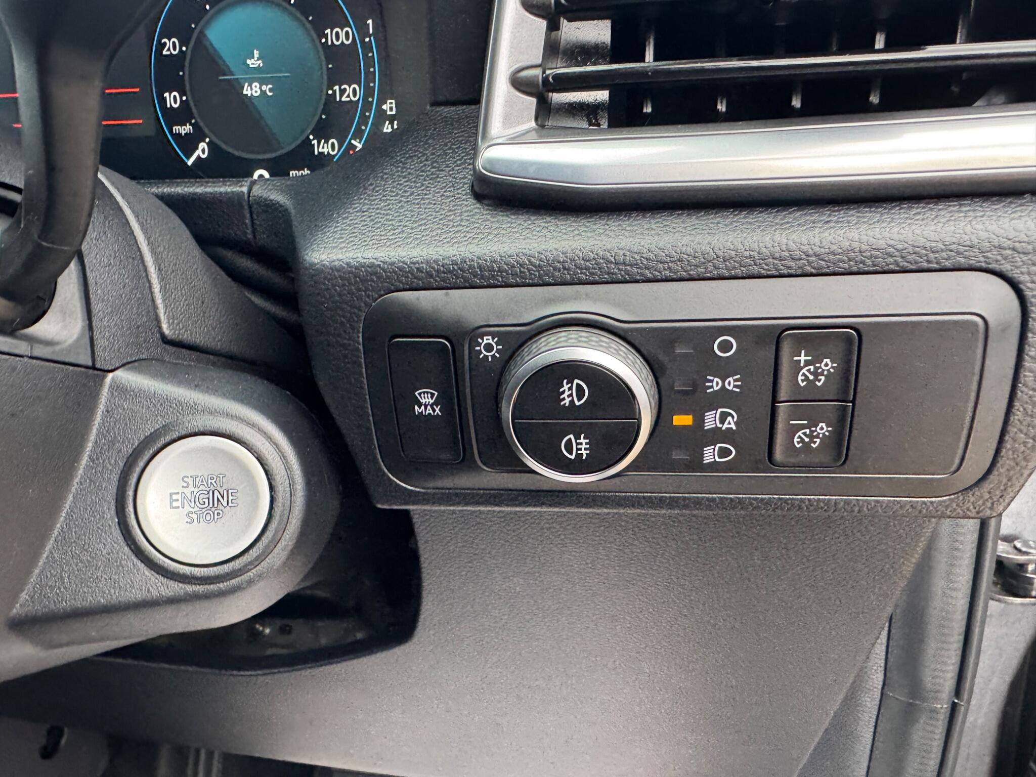 Volkswagen Amarok view 21