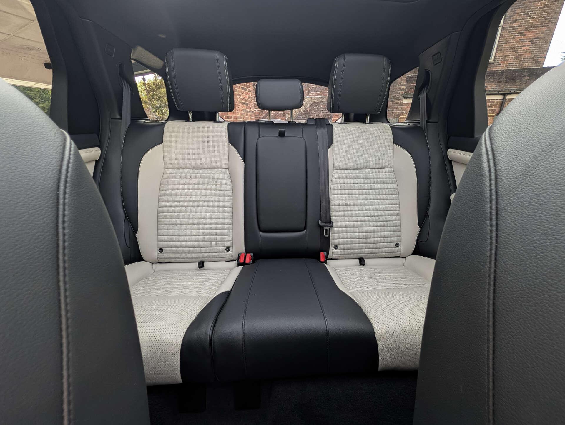 Land Rover Discovery Sport view 26