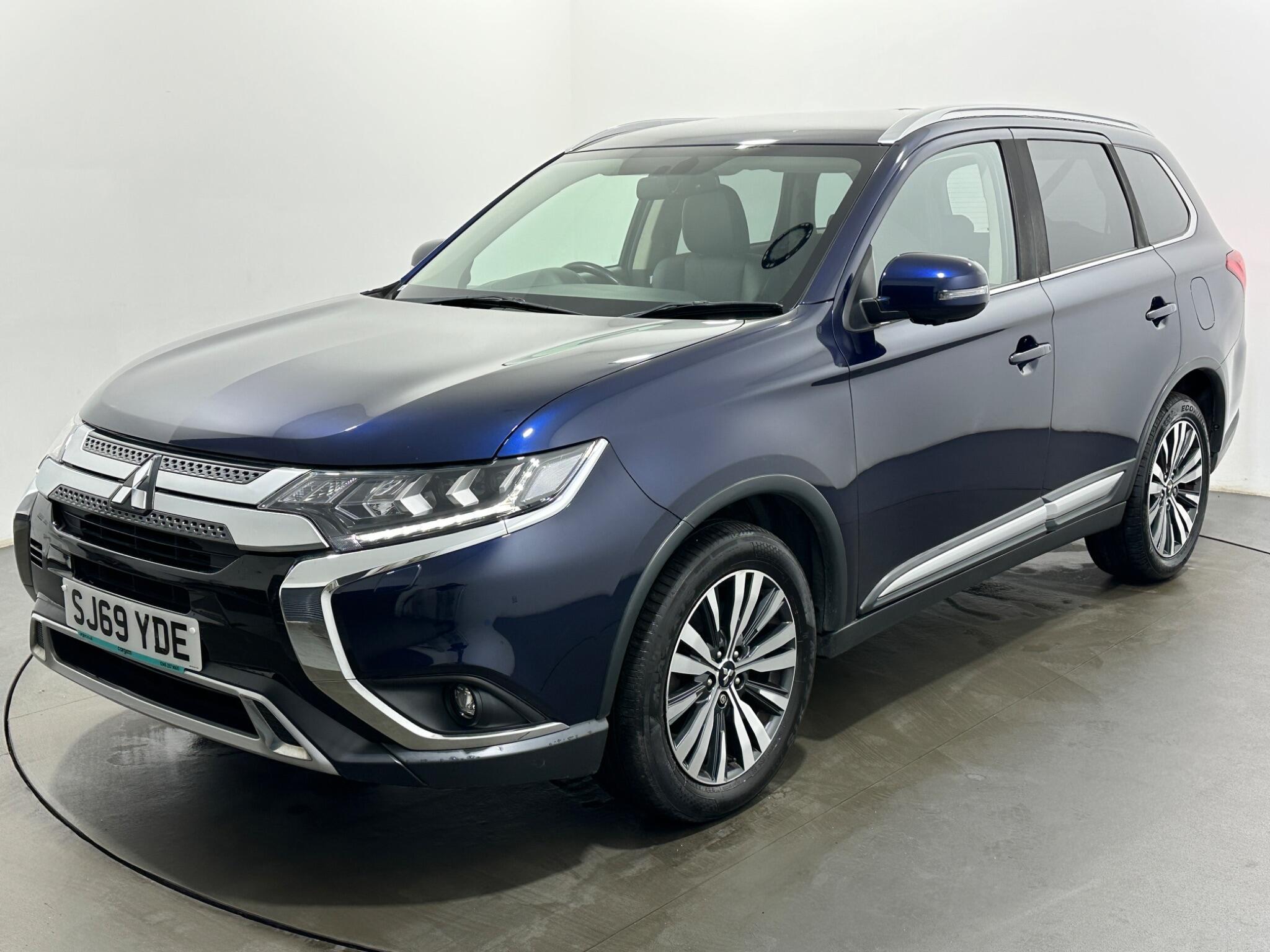 Mitsubishi Outlander view 55