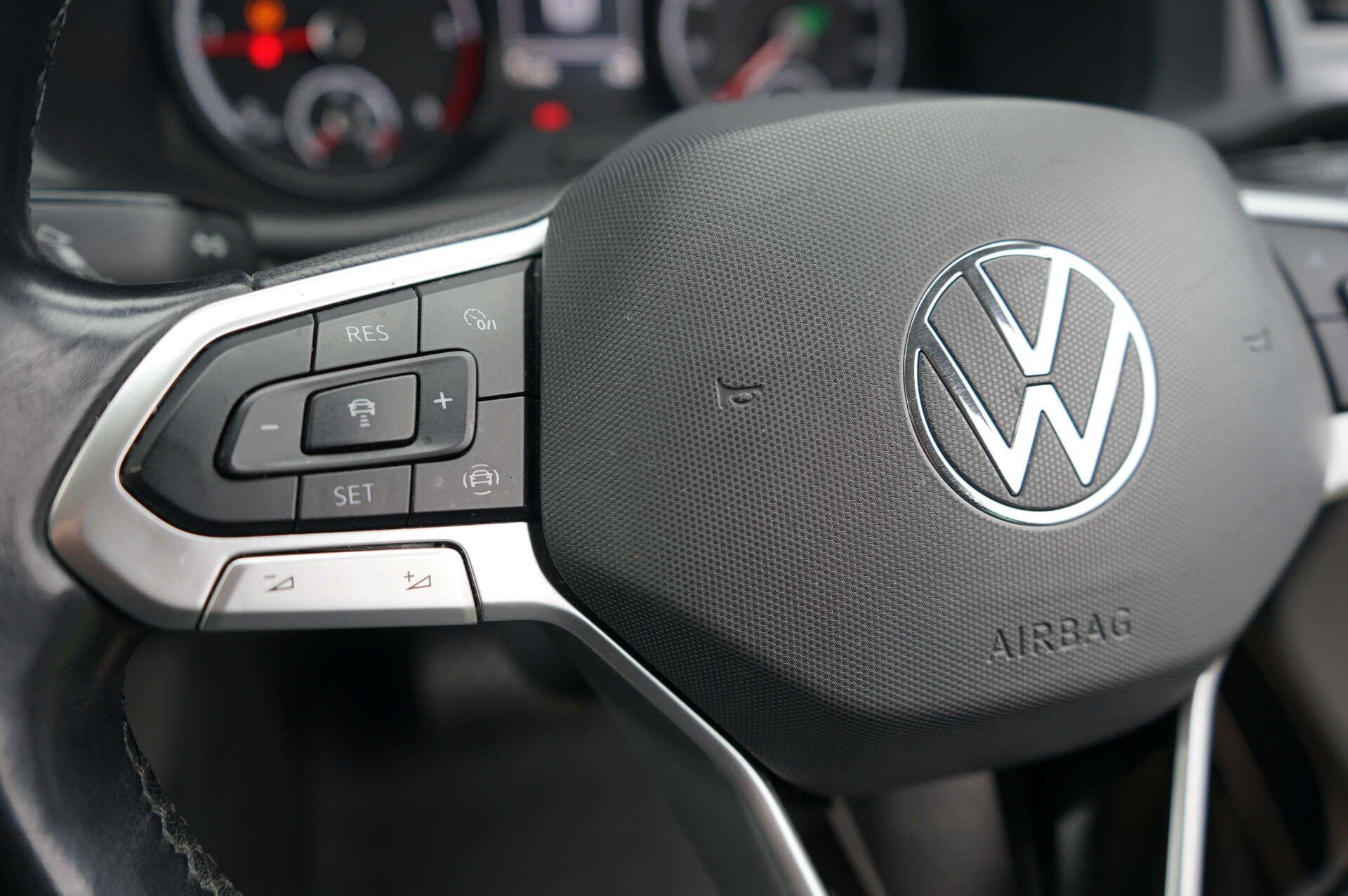 Volkswagen Transporter view 20