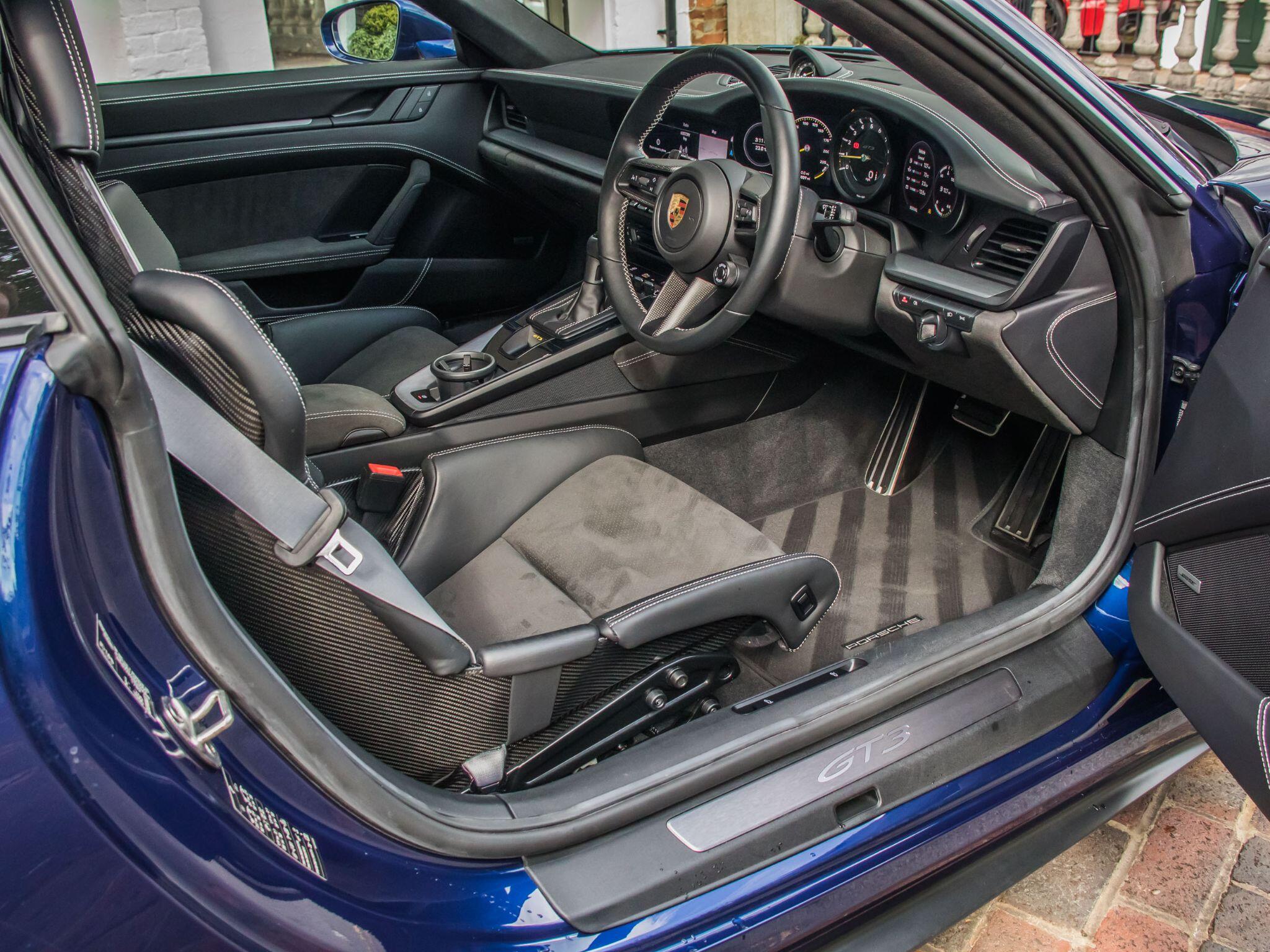 Porsche 911 view 3