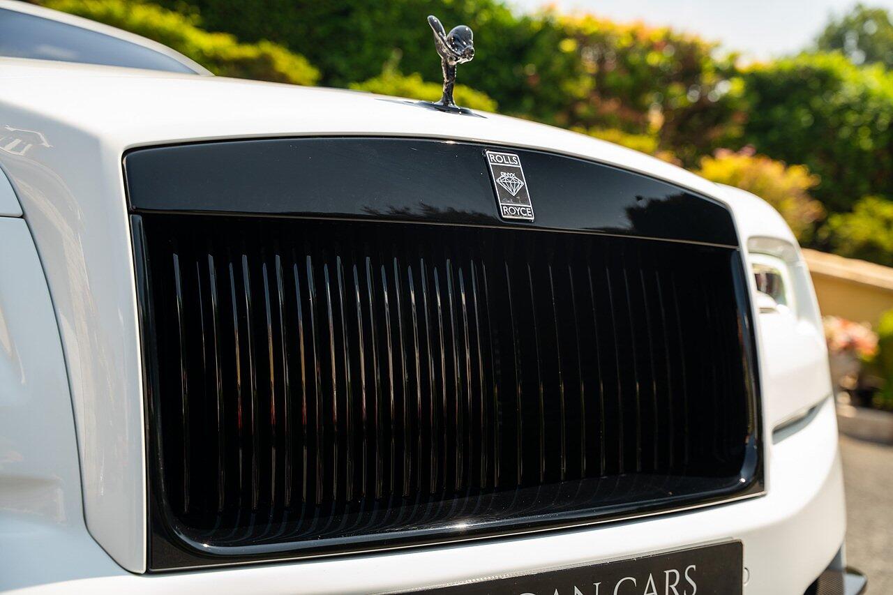 Rolls-Royce Dawn view 39