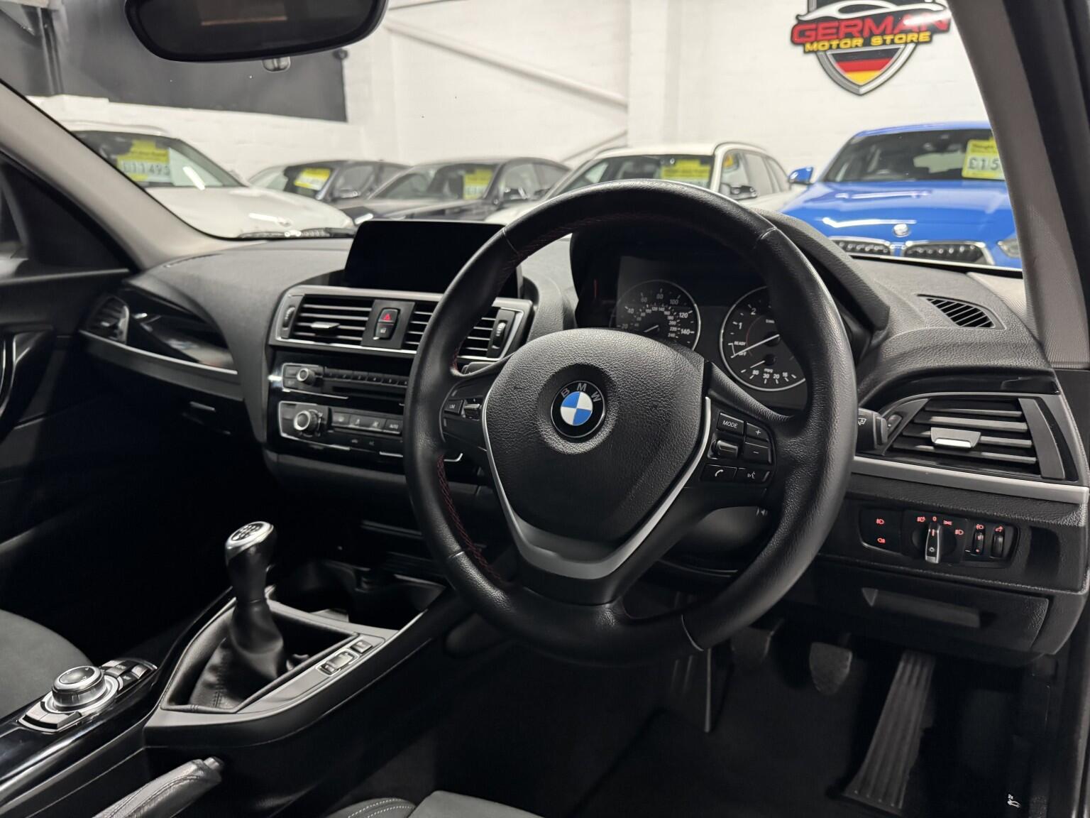 BMW 1 Series view 17