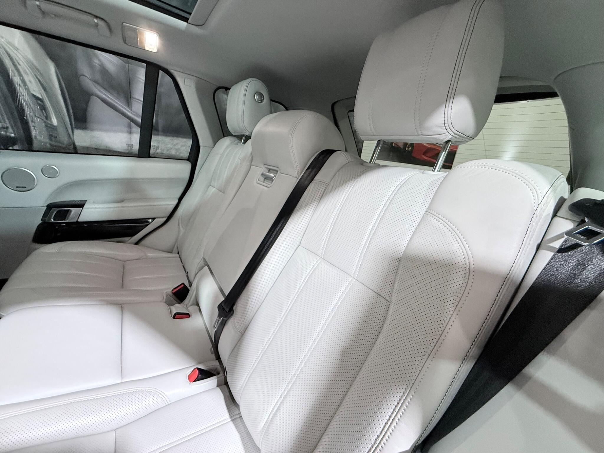 Land Rover Range Rover view 20