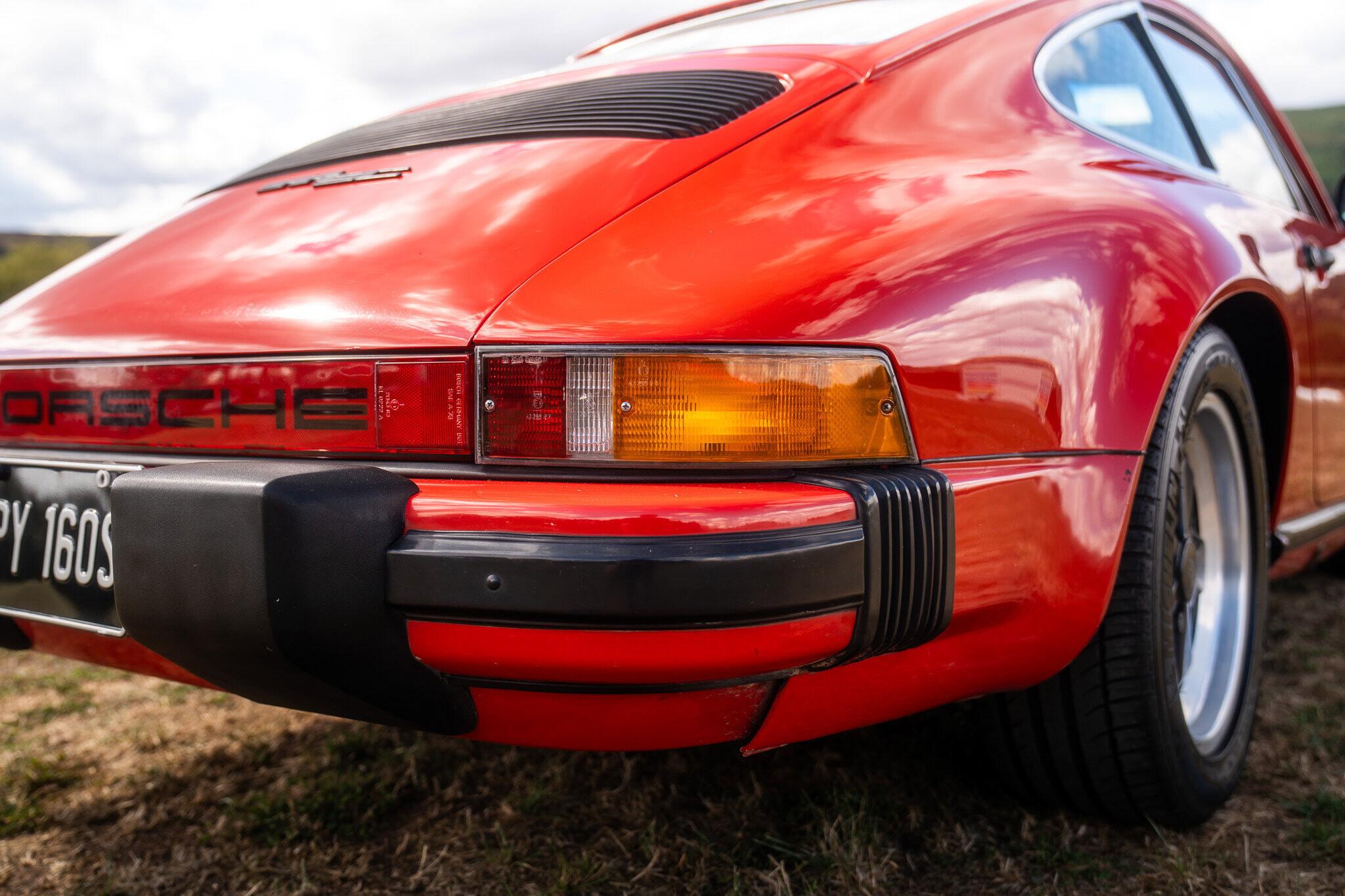 Porsche 911 view 51