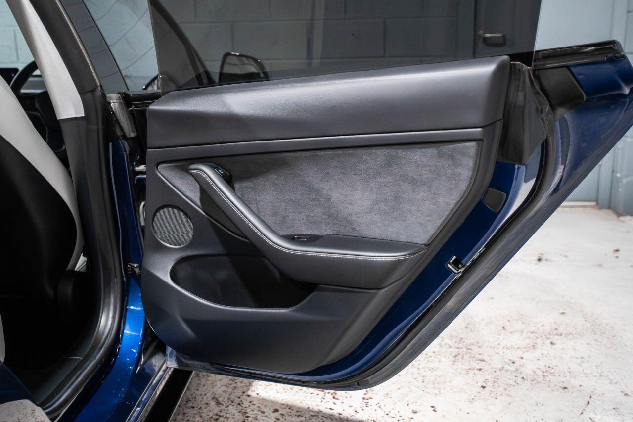 Tesla Model 3 view 22