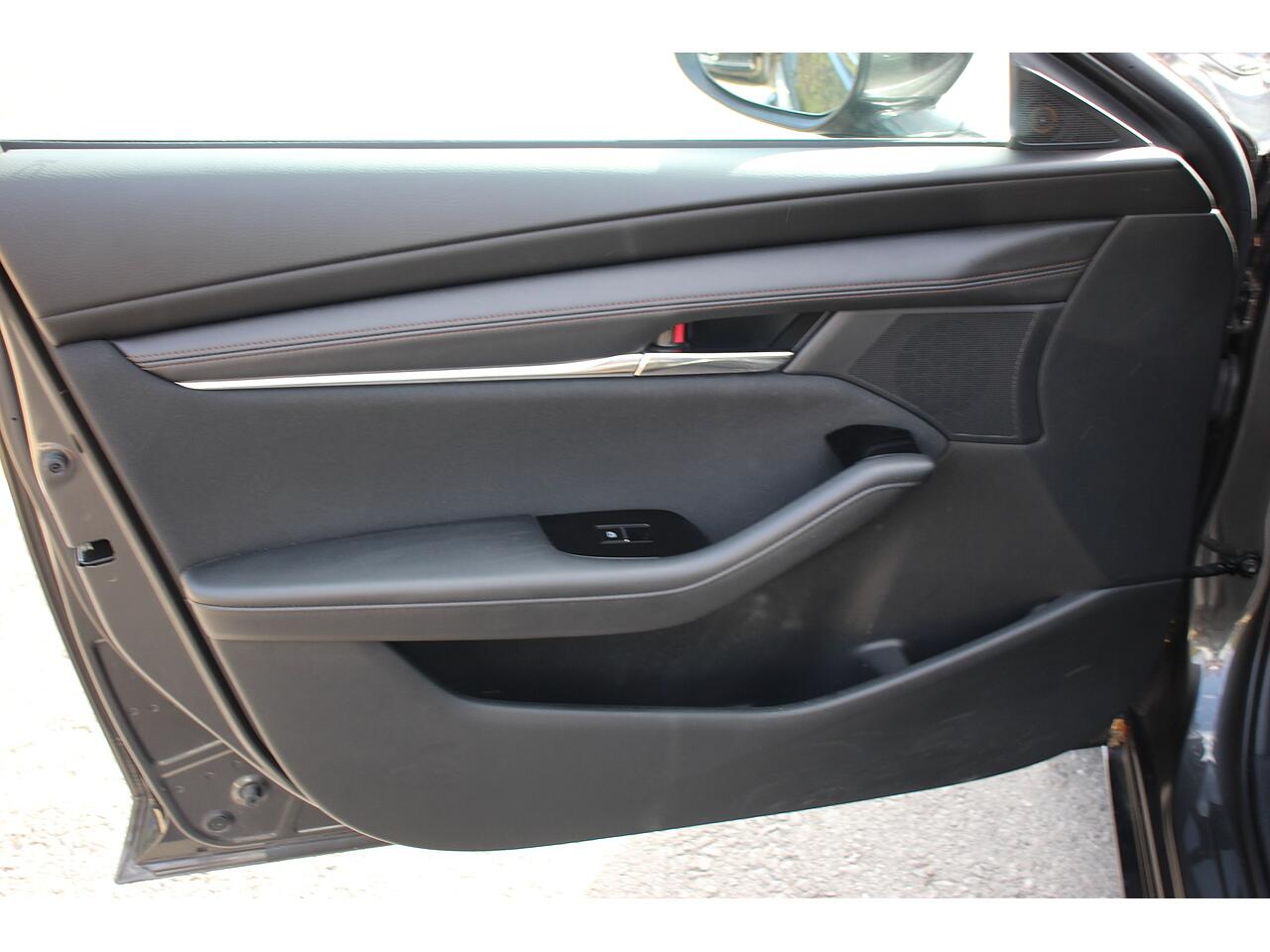 Mazda Mazda3 view 34